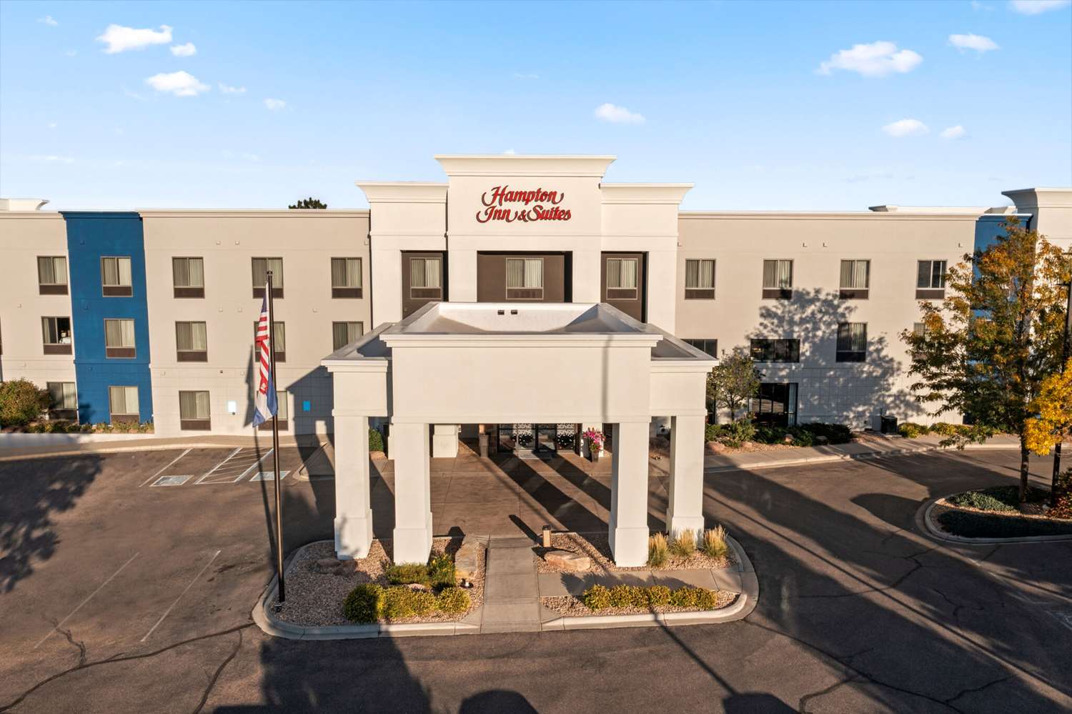 Hampton Inn & Suites Greeley 2