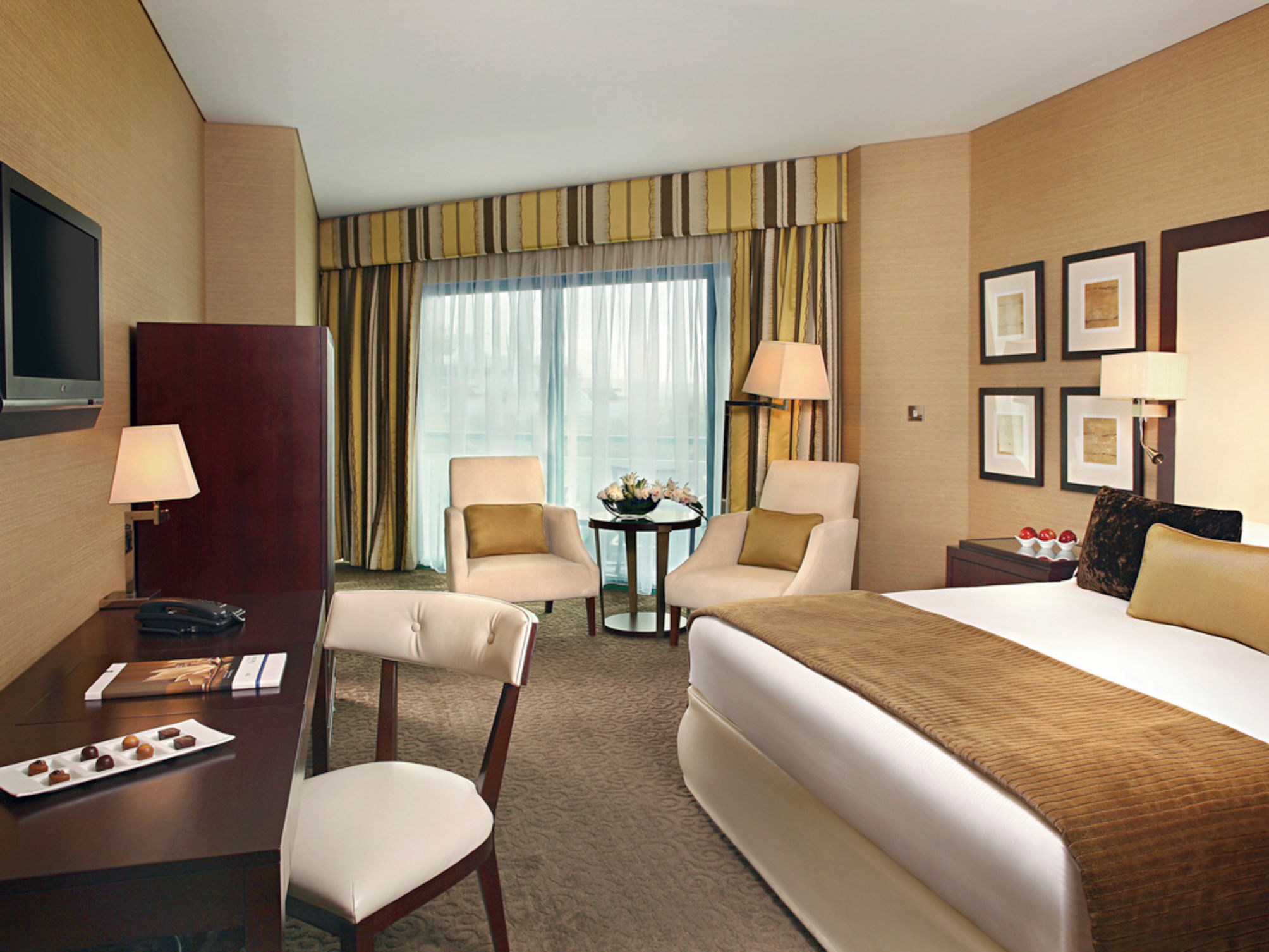 Mövenpick Grand Al Bustan 2