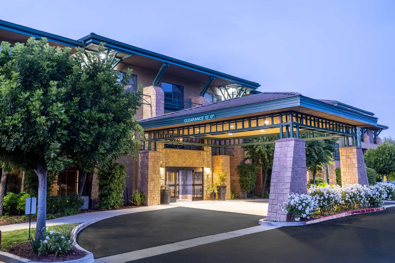 Hampton Inn & Suites Agoura Hills 2