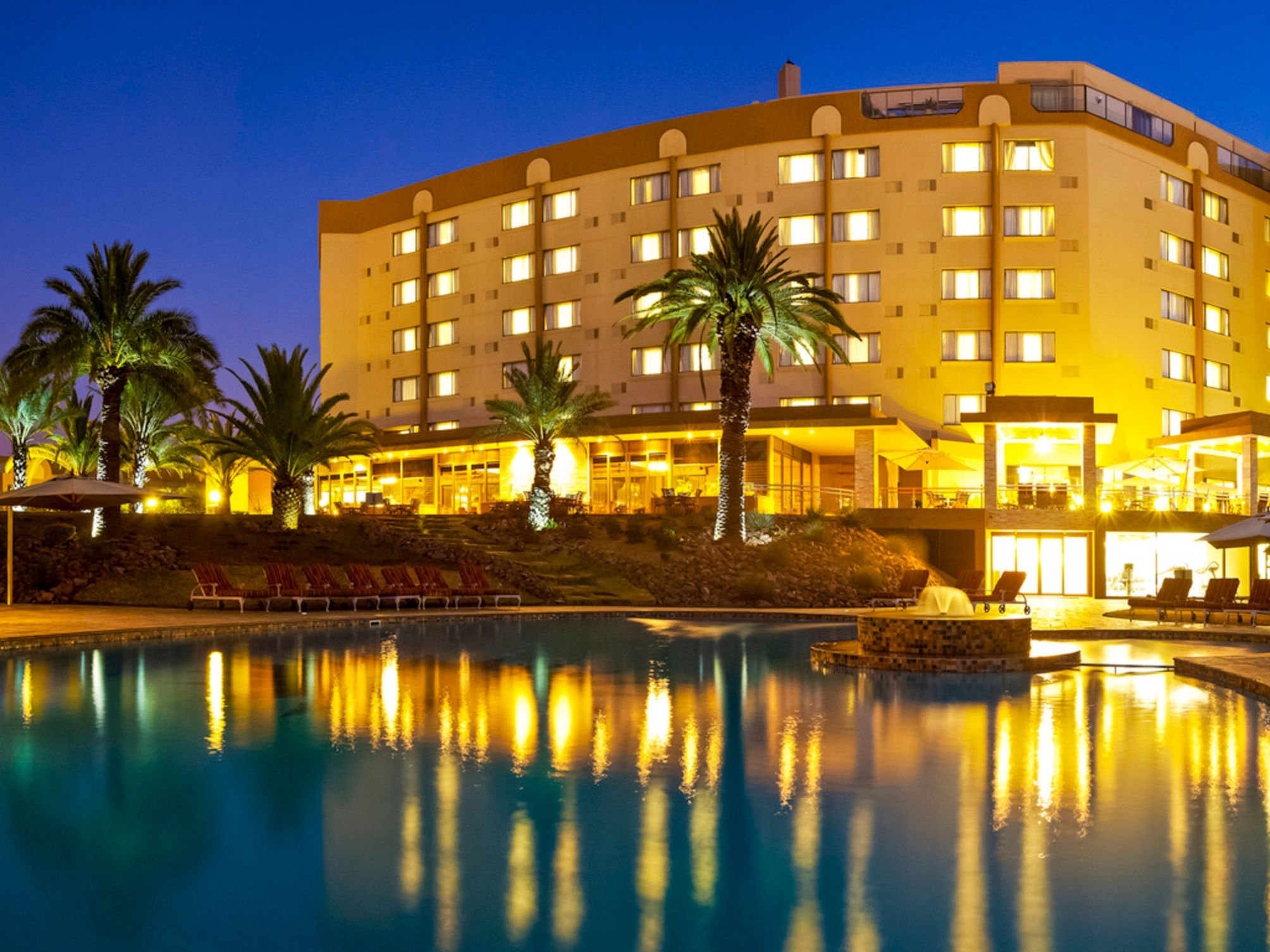 Mövenpick Hotel Windhoek 1