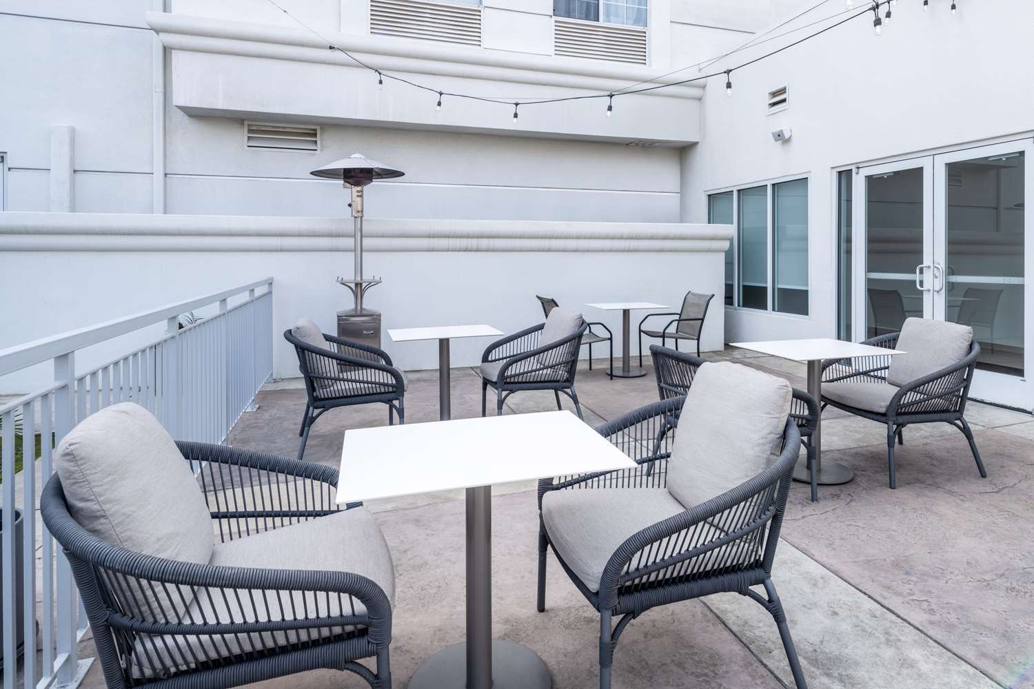 Hilton Garden Inn Bakersfield 2