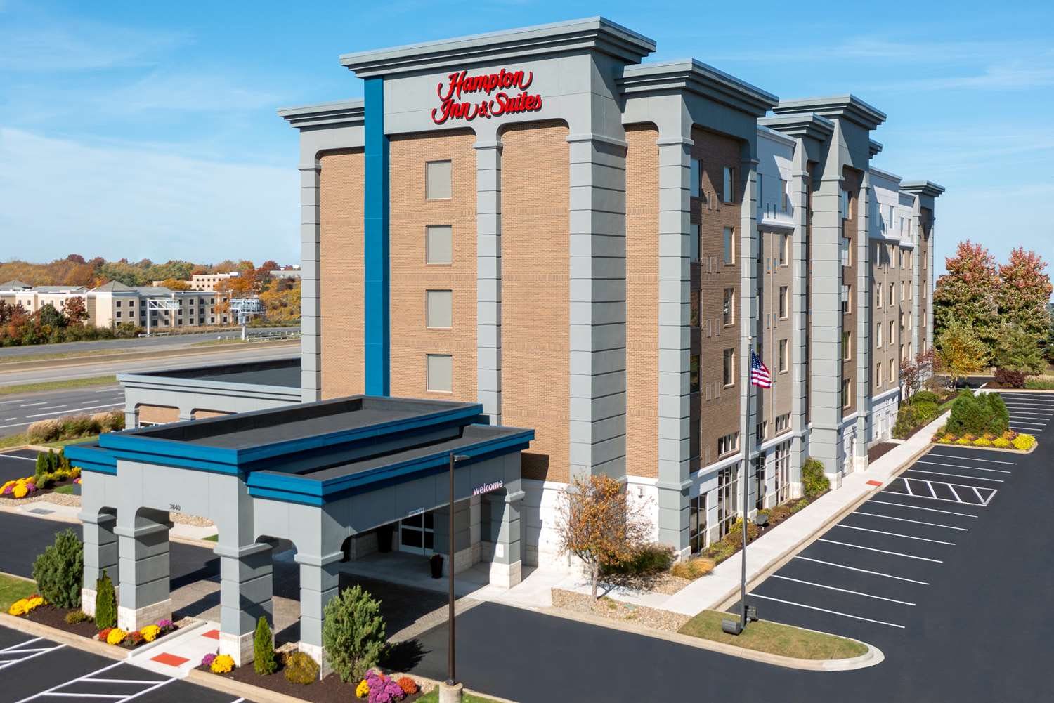 Hampton Inn & Suites Cleveland-Beachwood 2