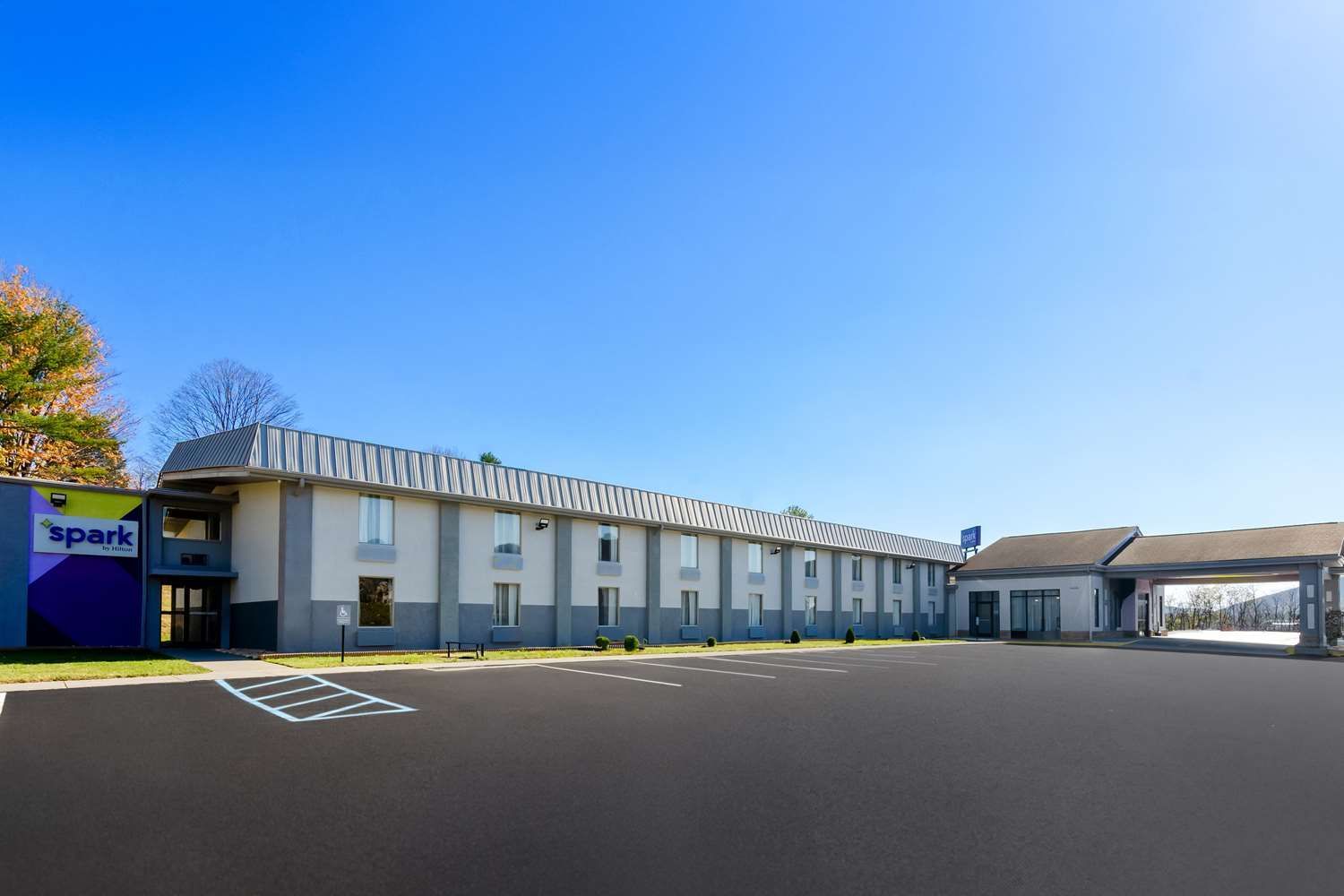 Spark by Hilton Daleville Roanoke North 2