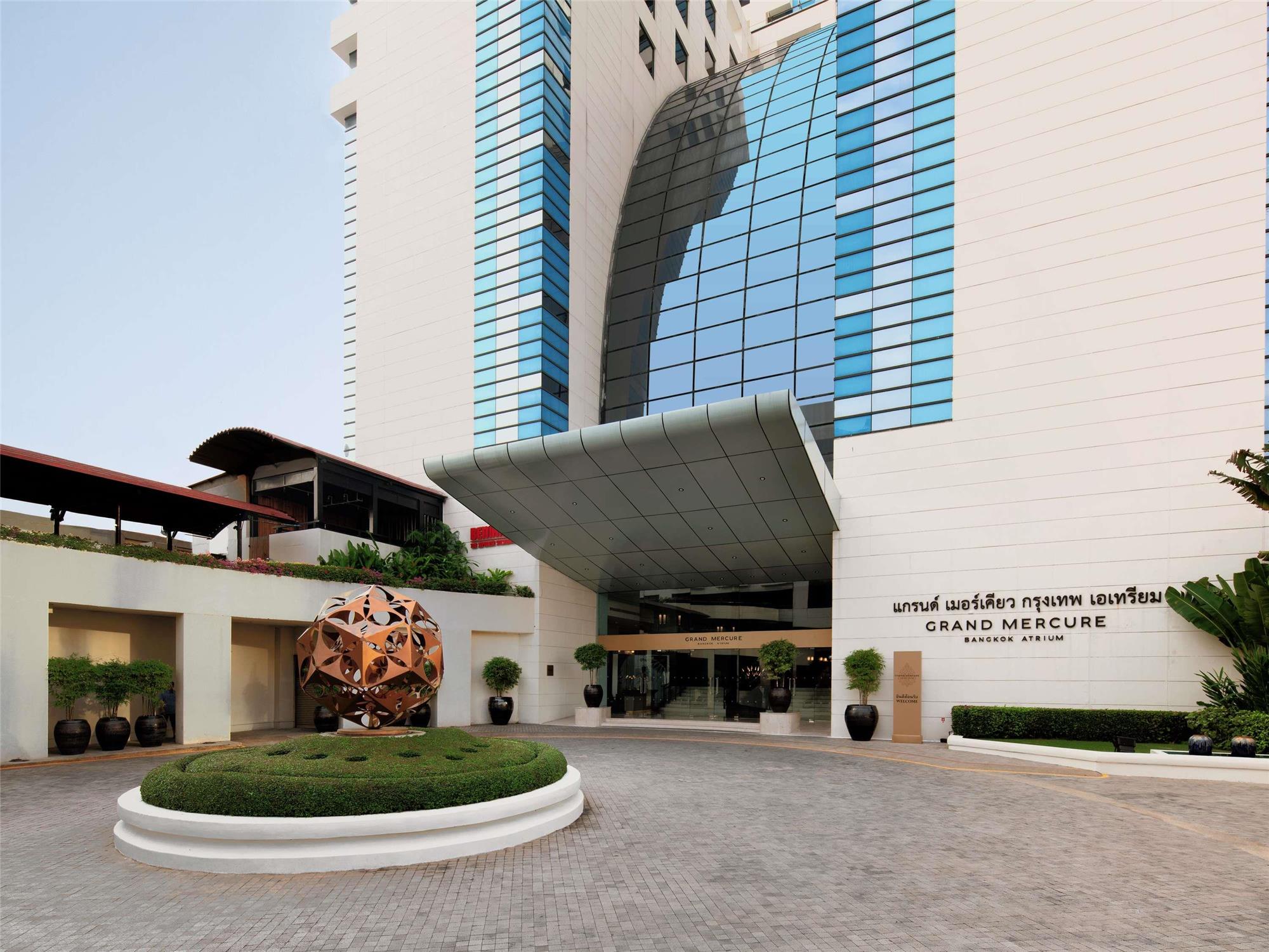 Grand Mercure Bangkok Atrium 1