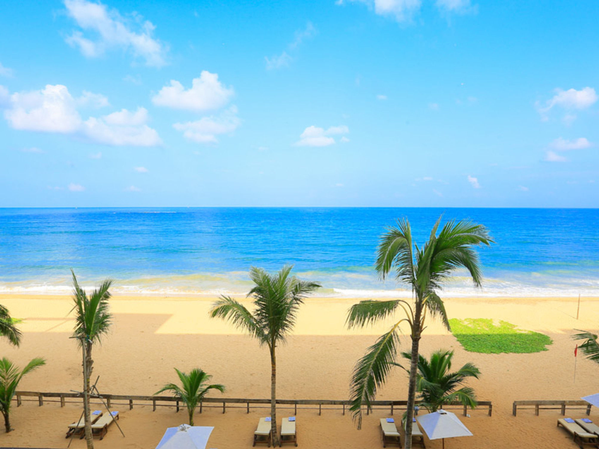 Pandanus Beach Resort & Spa 2