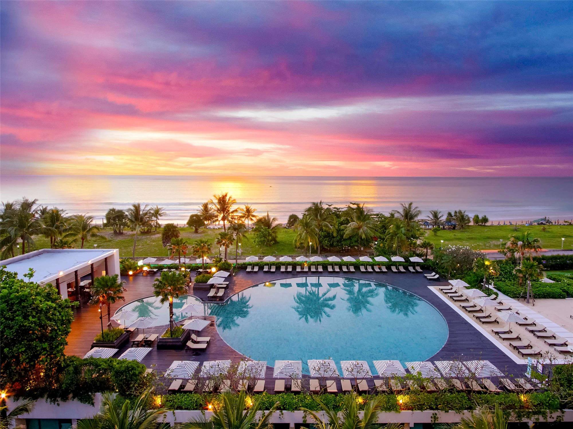 Pullman Phuket Karon Beach Resort 1