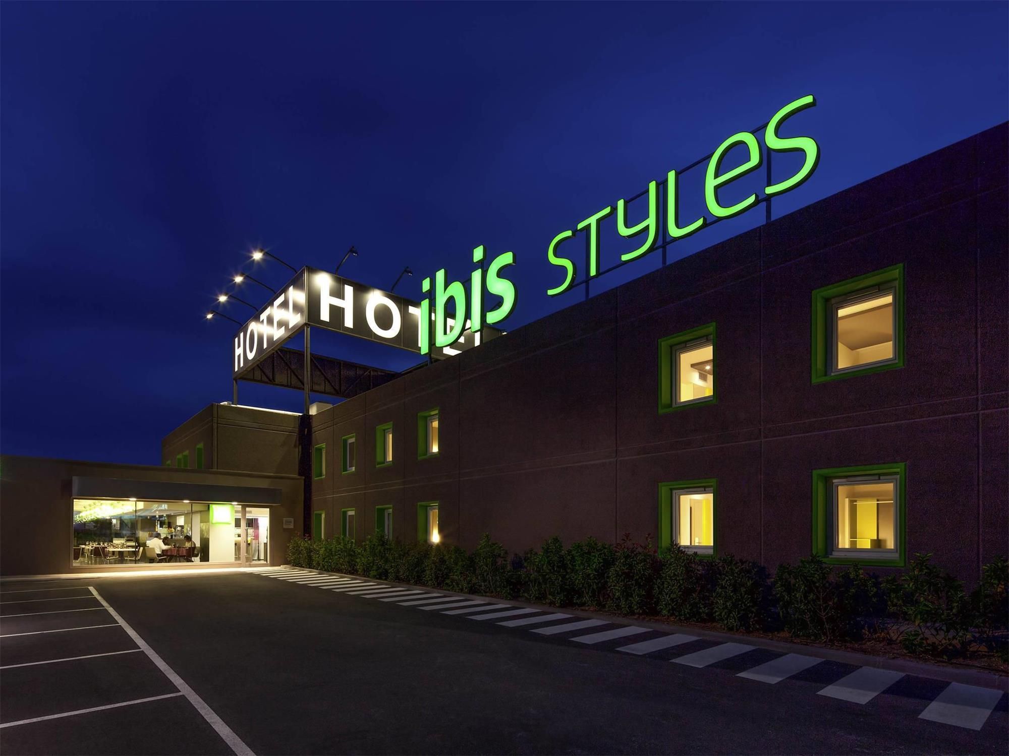 Hotel Ibis Styles Lleida Torrefarrera 1