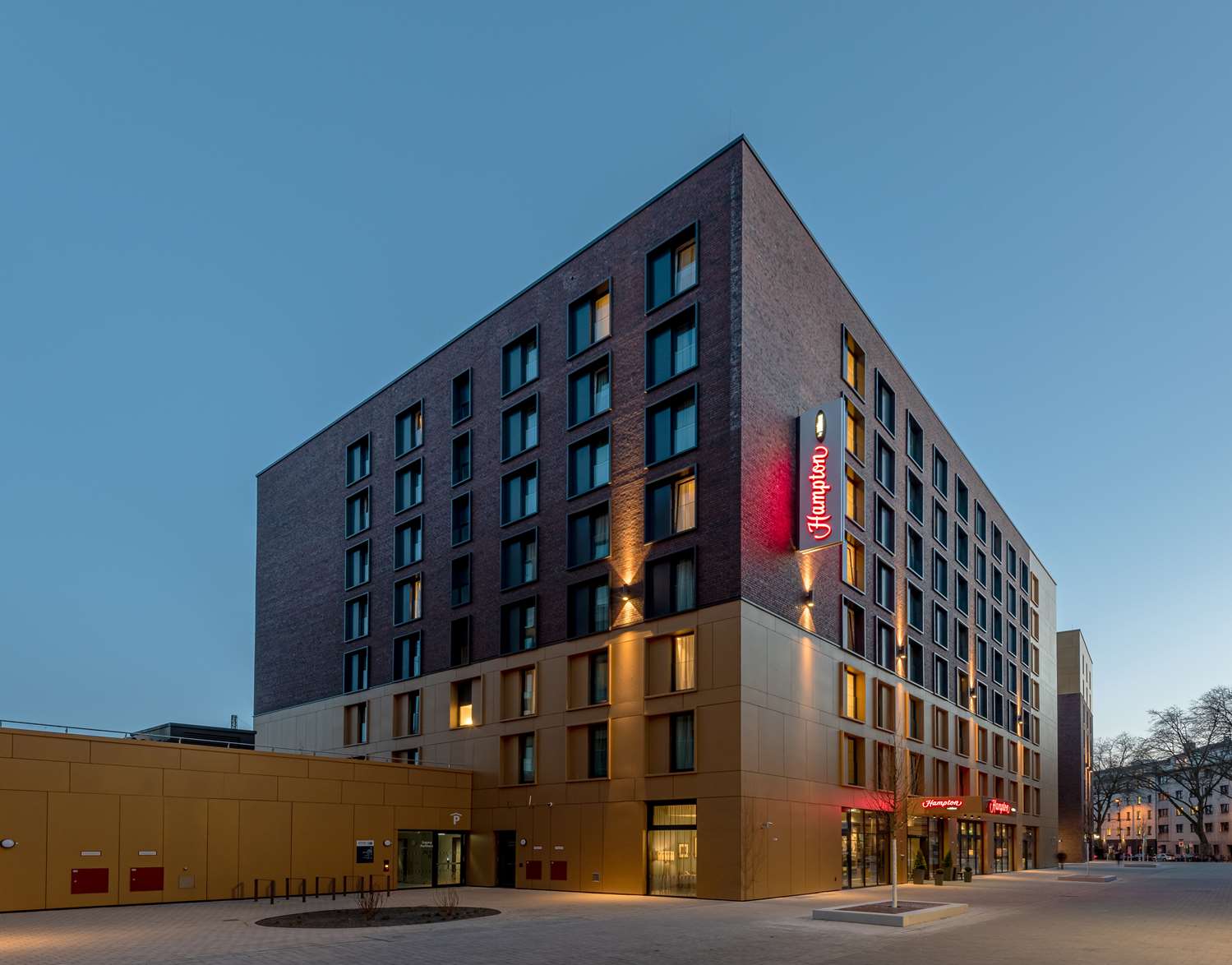 Hampton by Hilton Düsseldorf City Centre 1