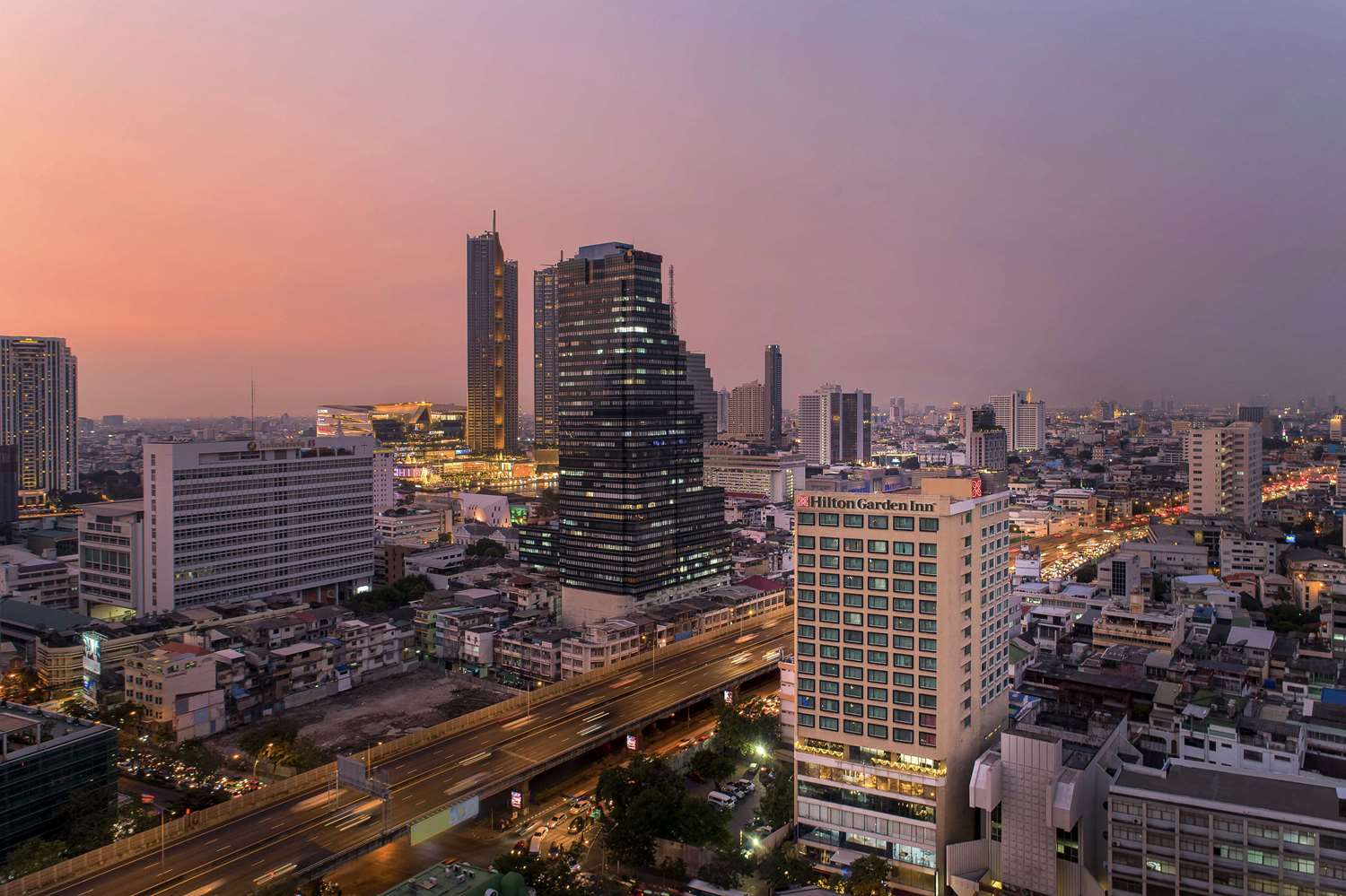 Hilton Garden Inn Bangkok Silom 2