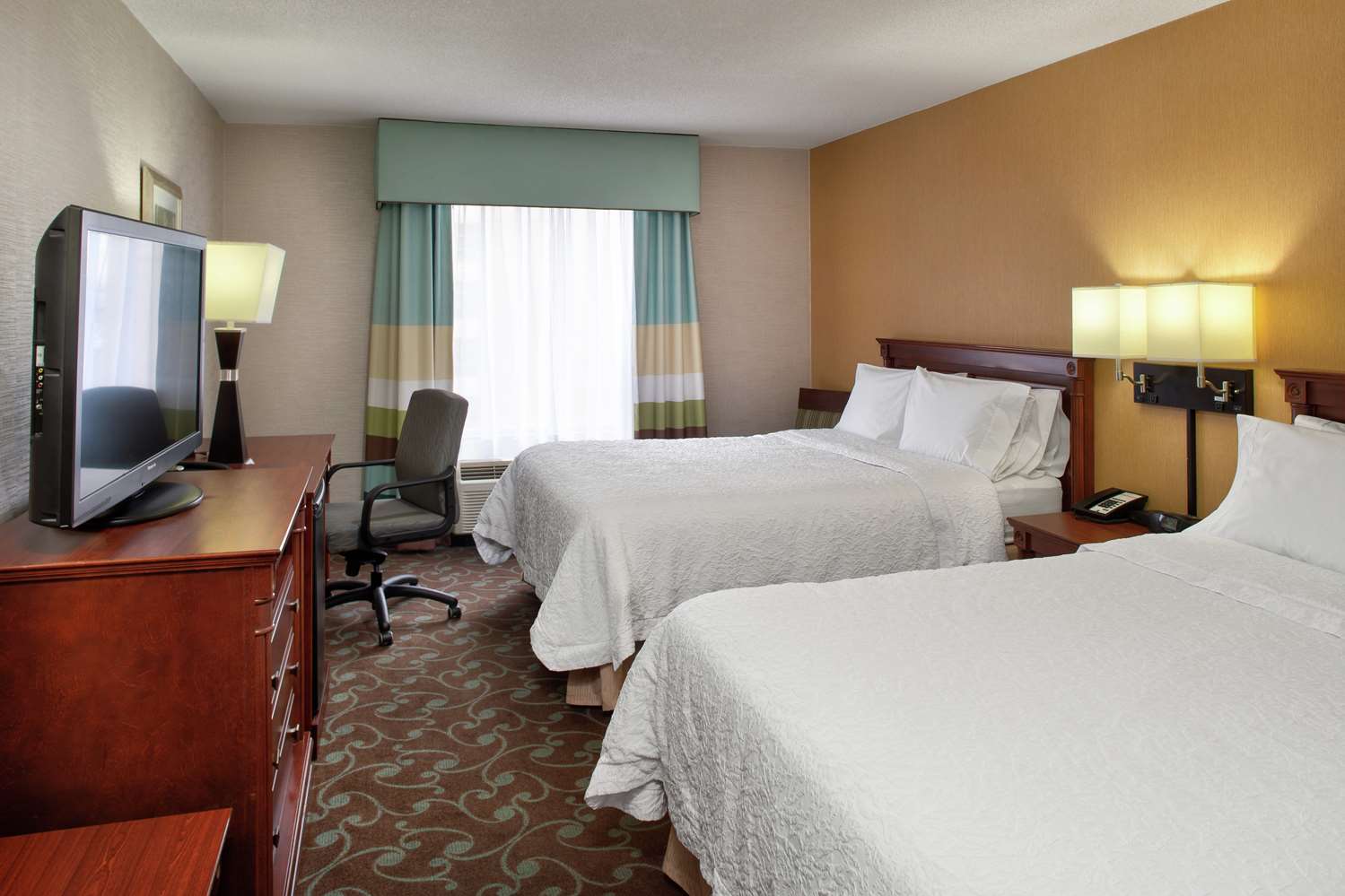 2 Queen Beds