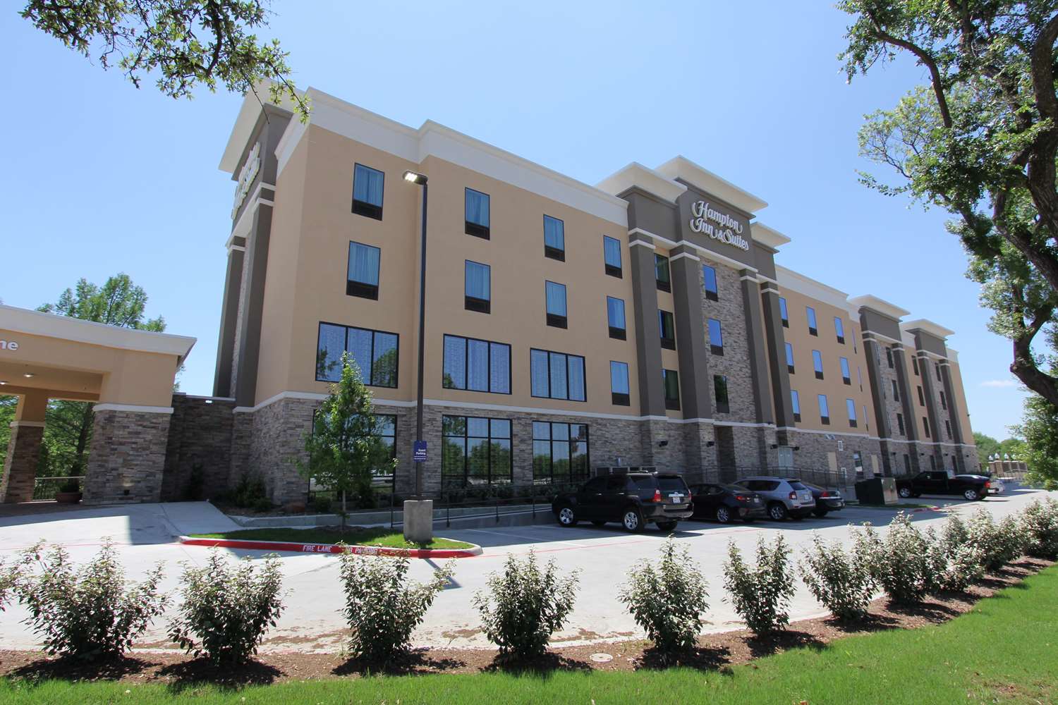 Hampton Inn & Suites Dallas Market Center 1