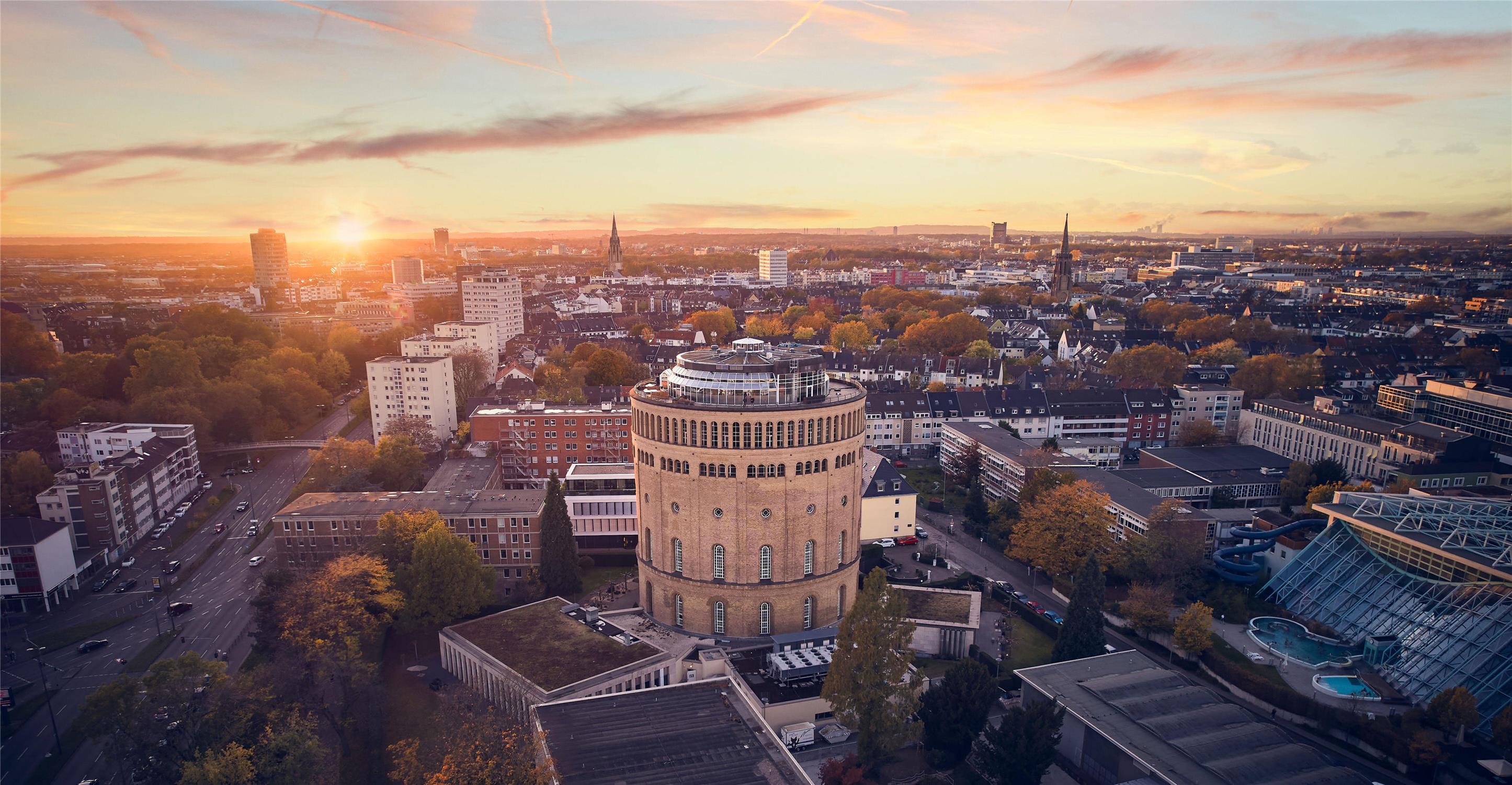 Wasserturm Hotel Cologne, Curio Collection by Hilton 1