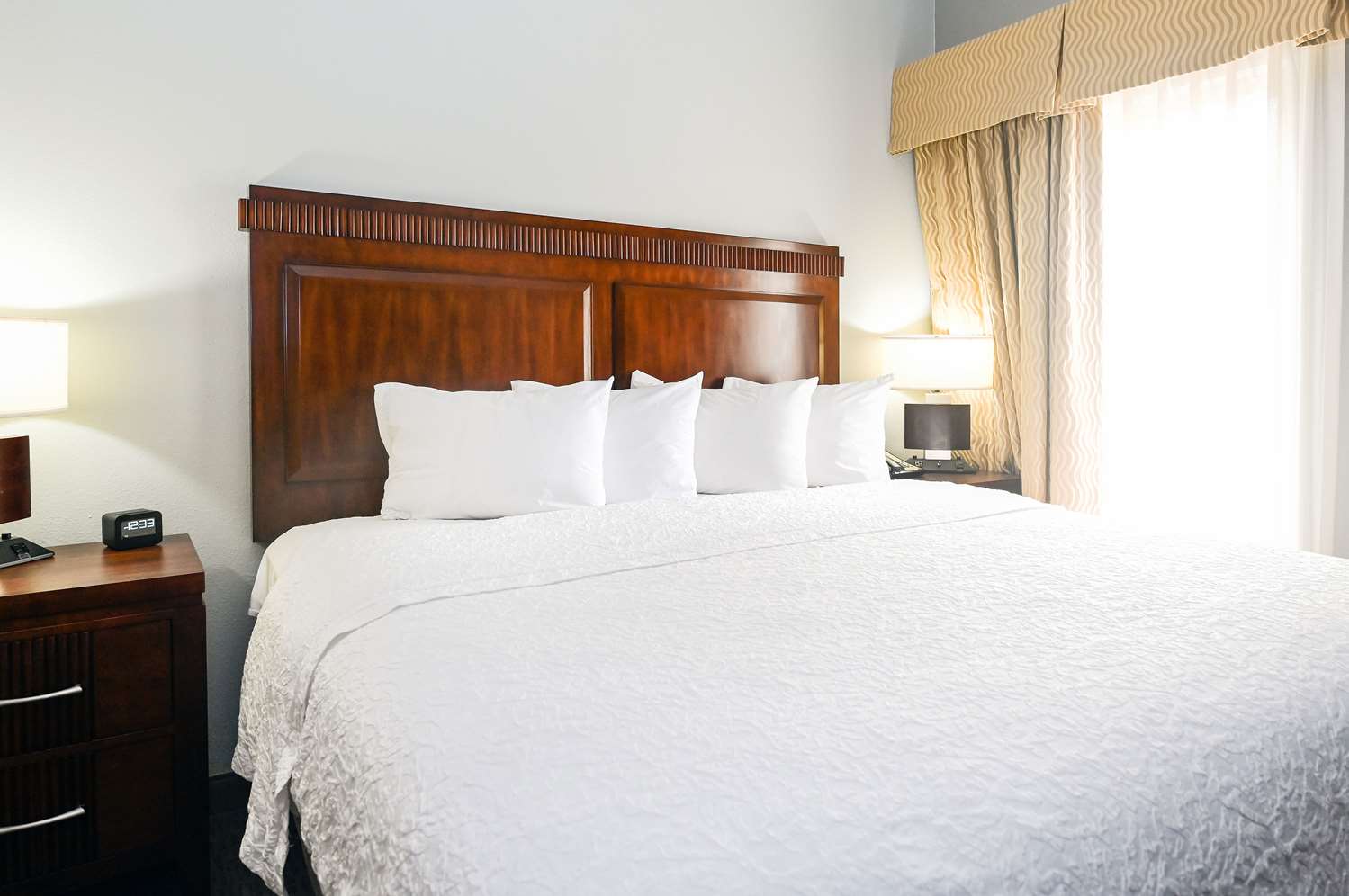 Non-smoking 1 Bedroom Suite