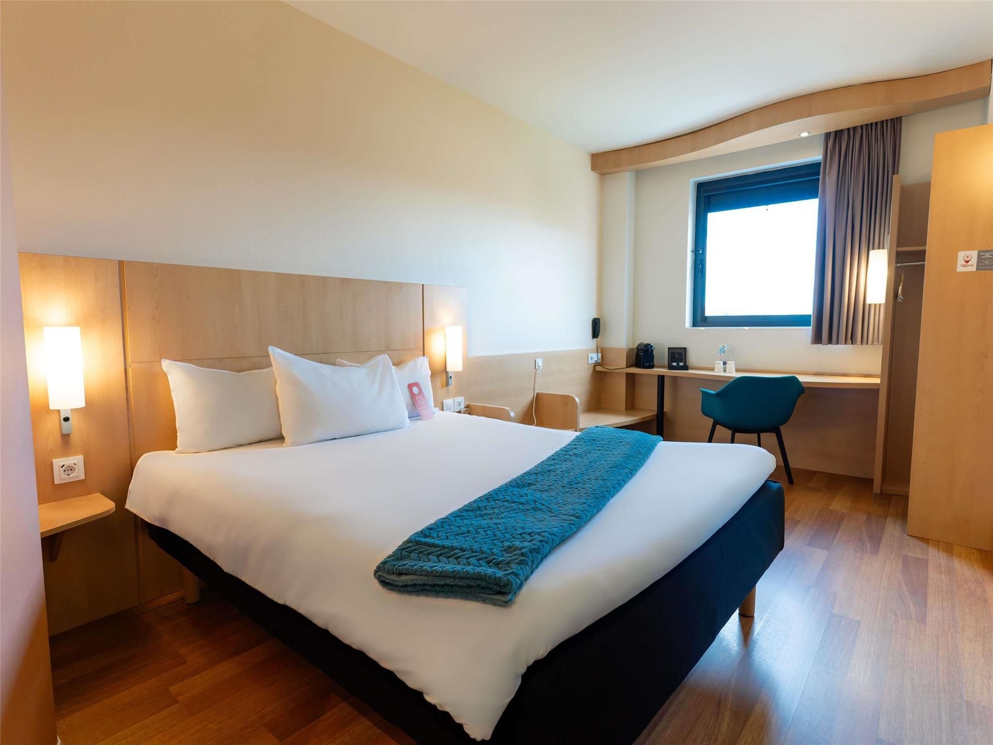 Ibis Ripollet 1