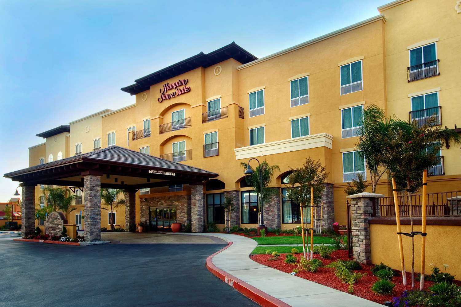 Hampton Inn & Suites Lodi 2
