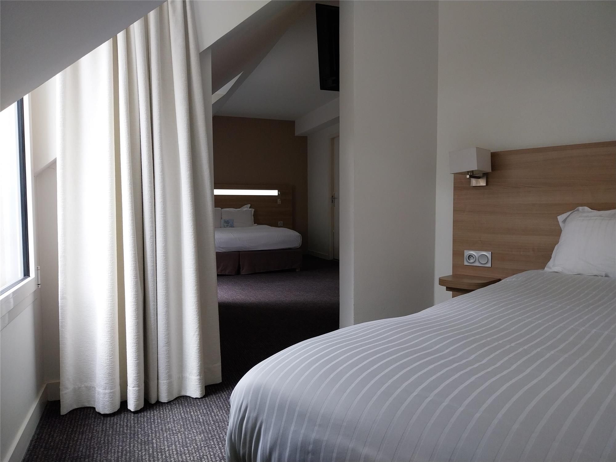 Kyriad Hotel Laval 1
