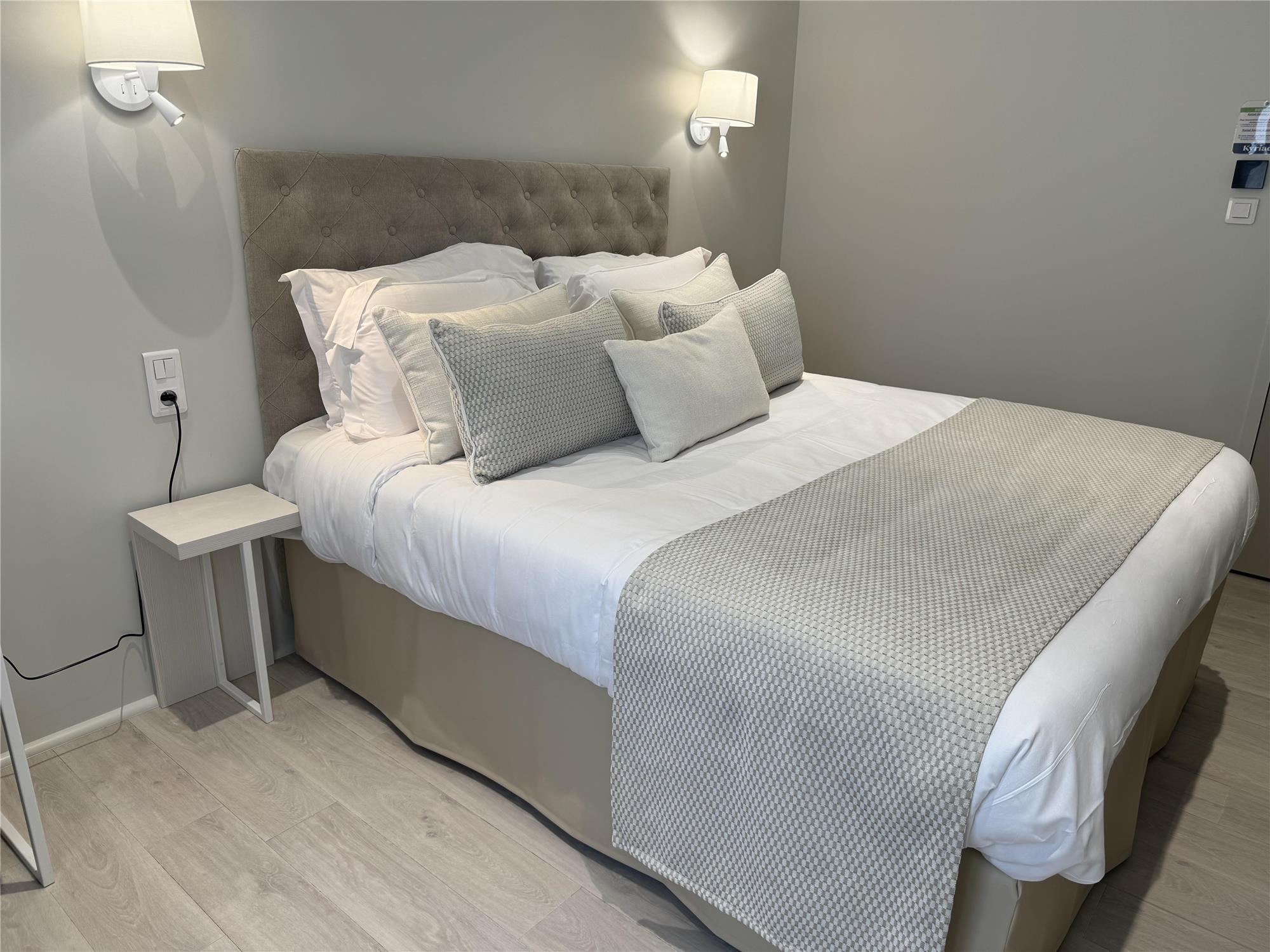 Kyriad Saumur Hyper Centre Hôtel, Appartements, Séminaires et SPA soins Sothys Paris 2