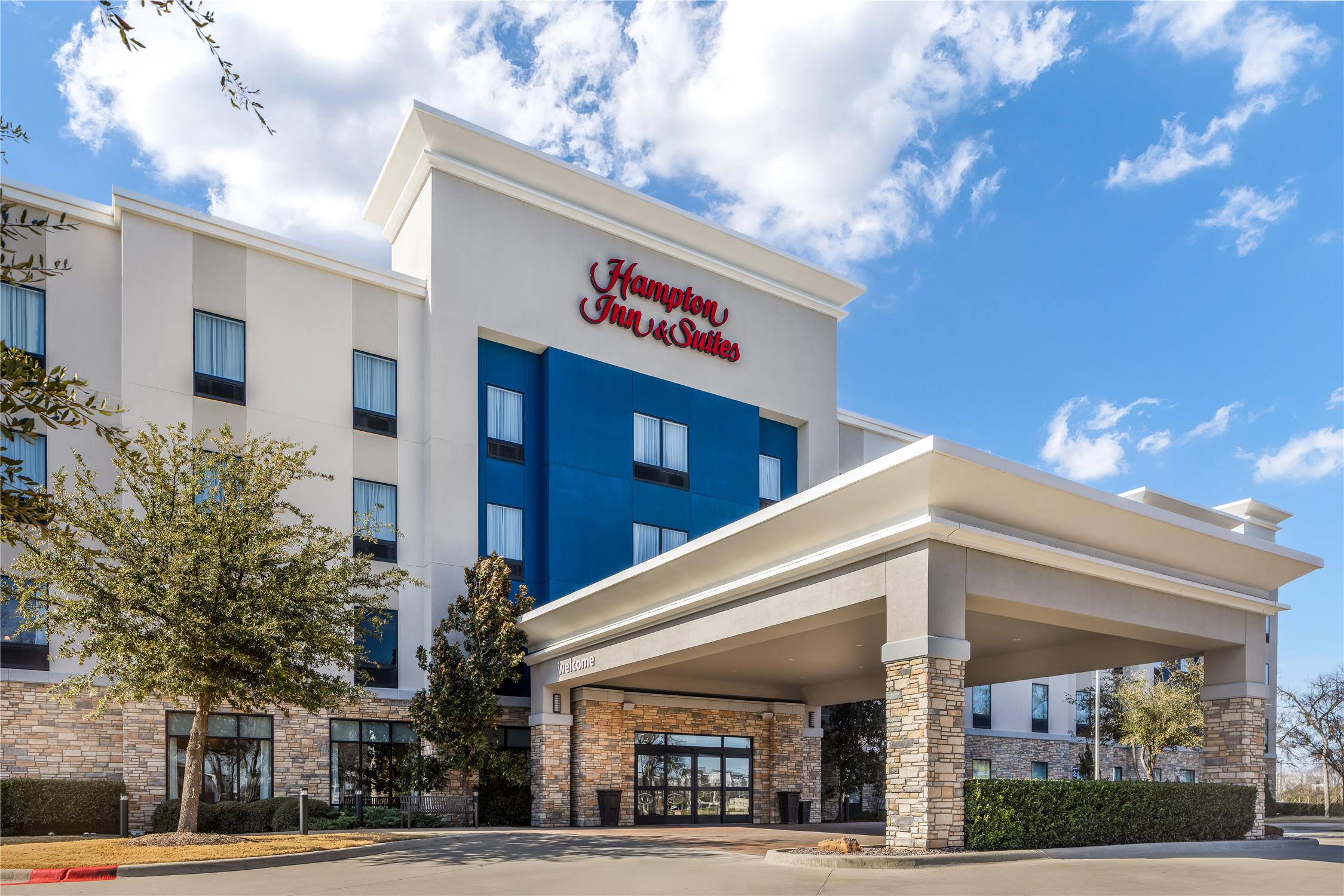 Hampton Inn & Suites Dallas/Plano-East 2