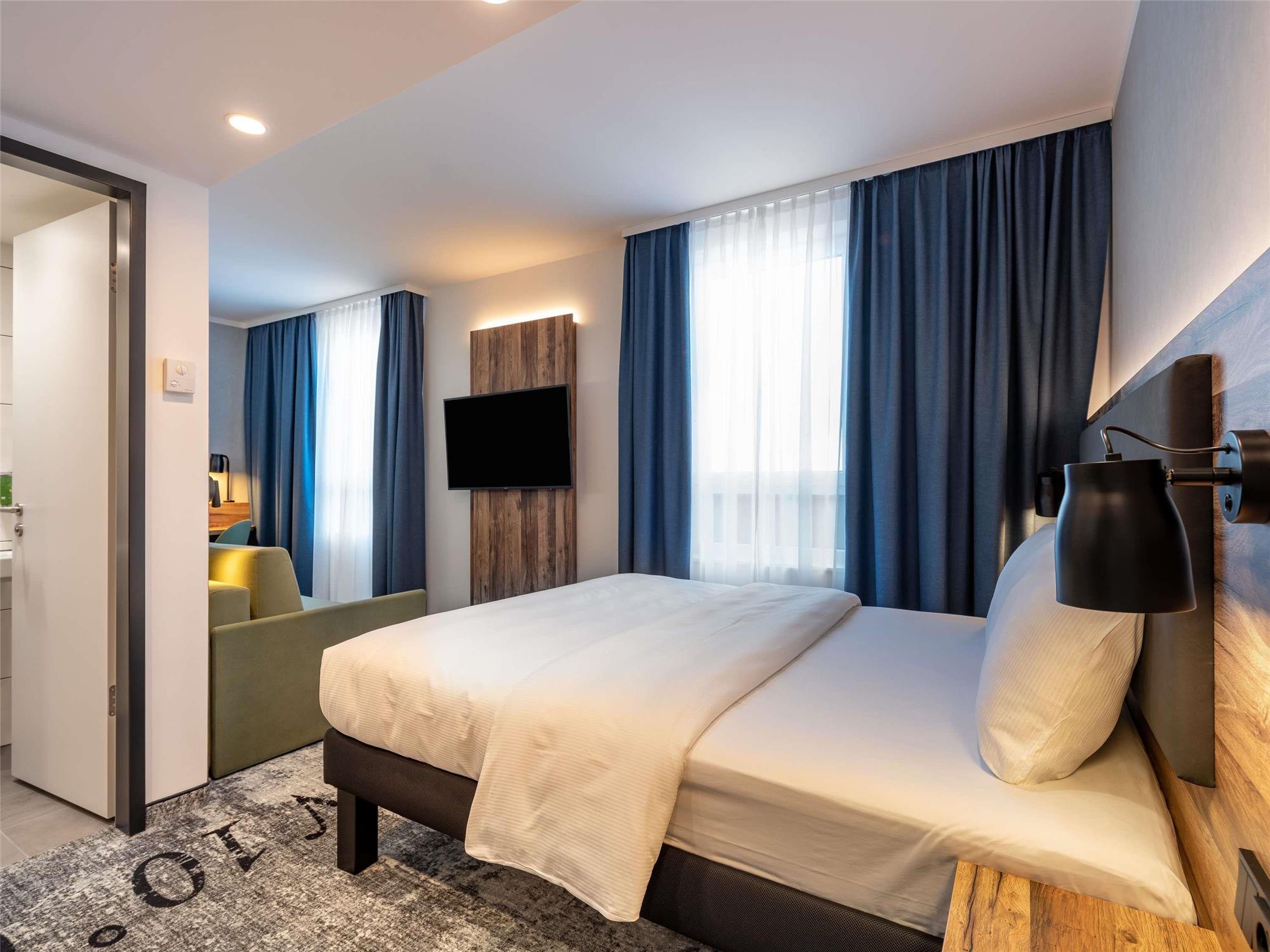 Double Room, family