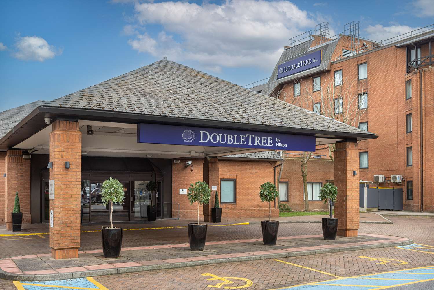 DoubleTree by Hilton Manchester Airport 1
