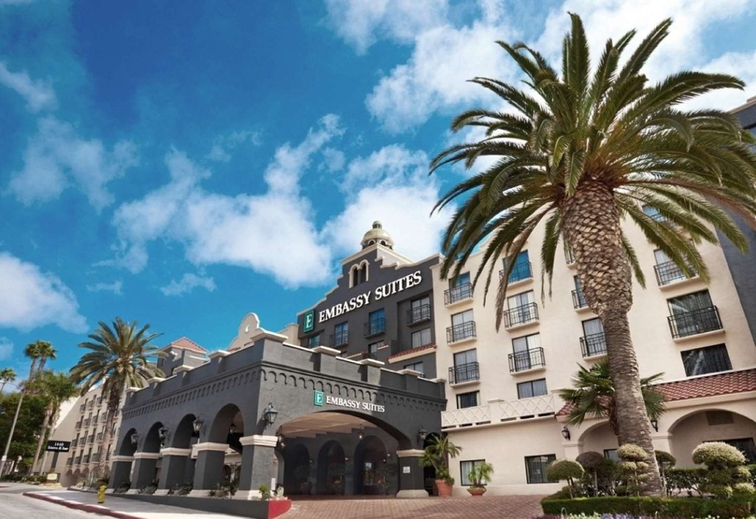 Embassy Suites by Hilton Los Angeles-Intl Airport South 1