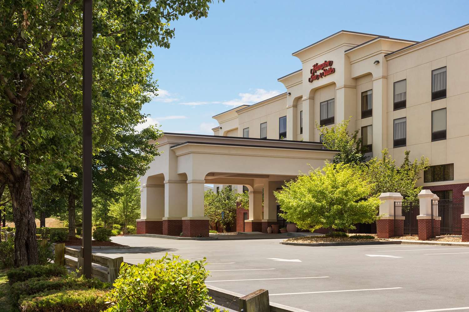 Hampton Inn & Suites Manchester-Bedford 2
