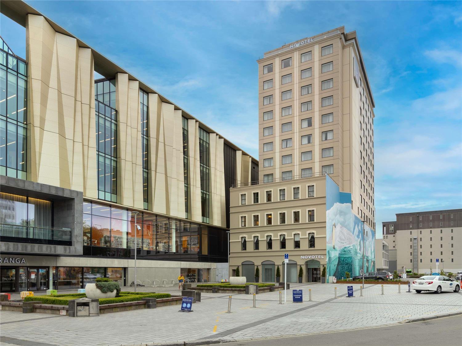 Novotel Christchurch Cathedral Square 1