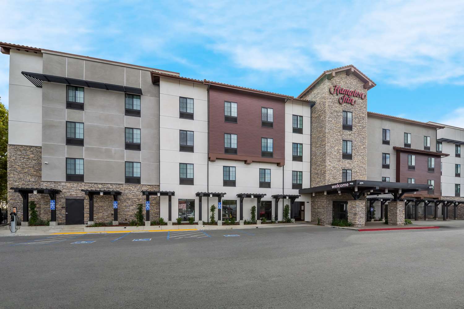Hampton Inn Concord 2