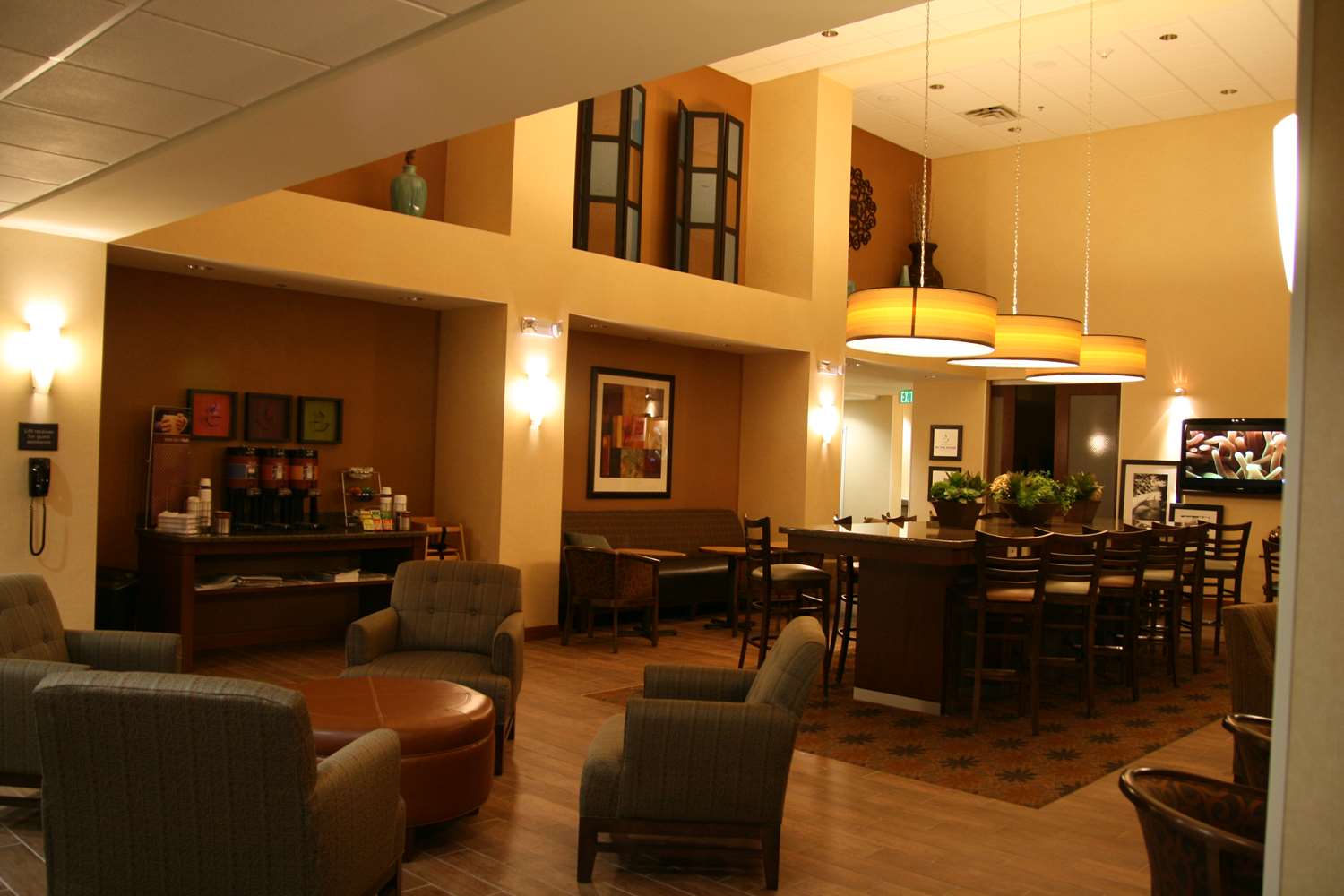 Hampton Inn & Suites Pueblo/North 2