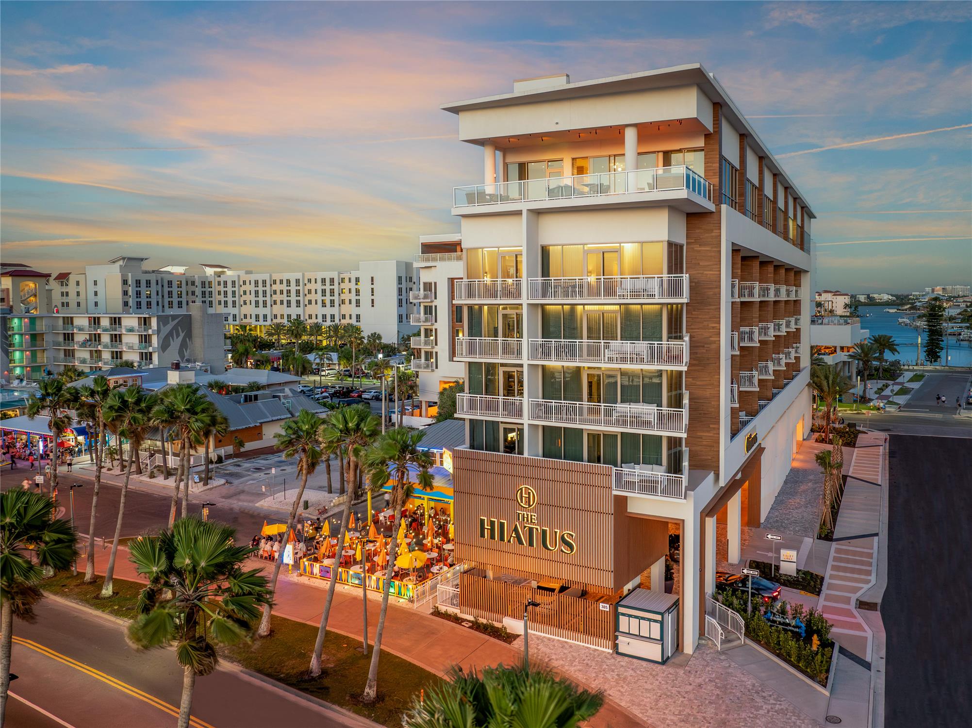 The Hiatus Clearwater Beach, Curio Collection By Hilton 1