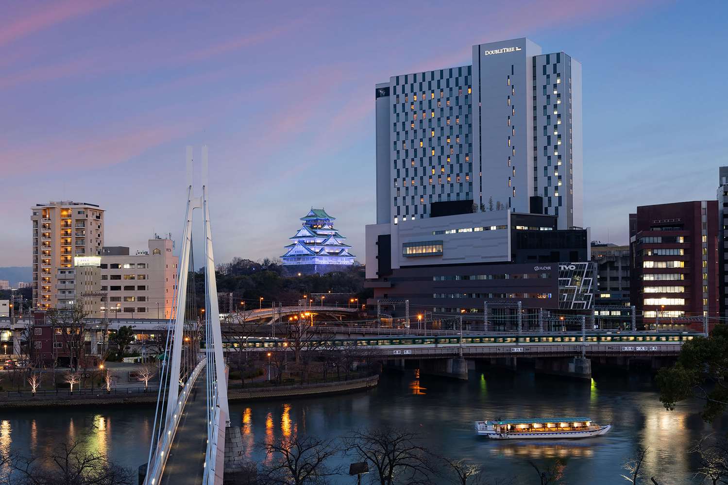 DoubleTree by Hilton Osaka Castle 1