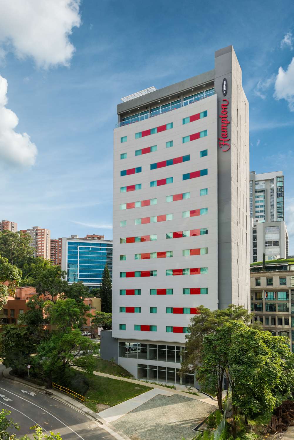 Hampton by Hilton Medellin 2