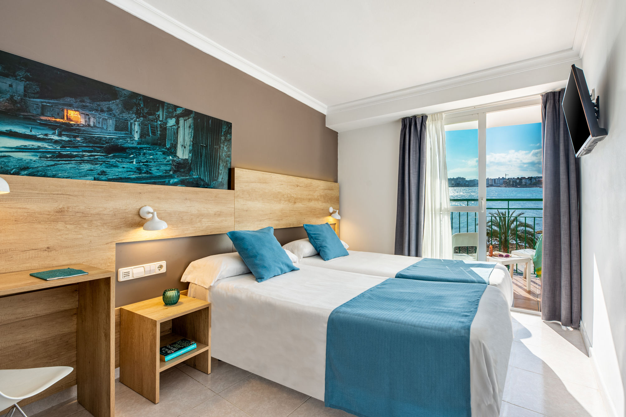Twin Room with Sea View
