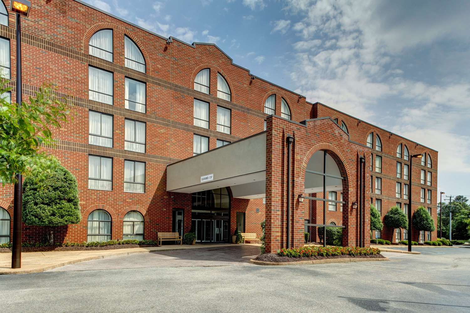 Embassy Suites Williamsburg 1