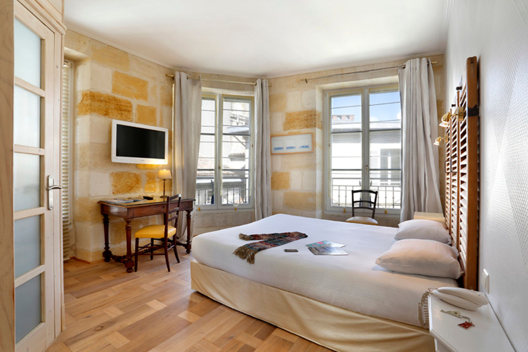 Hôtel La Tour Intendance 1