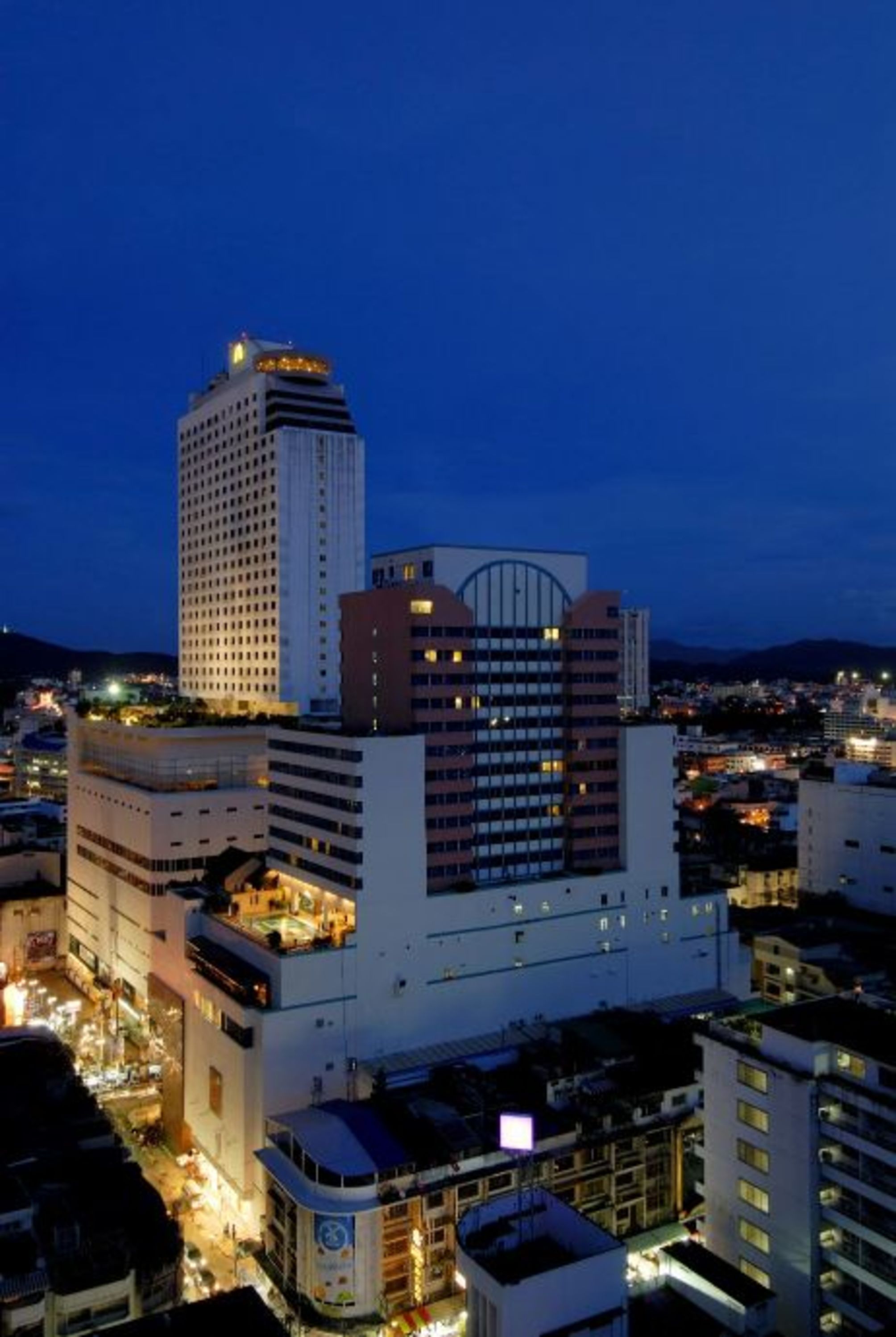 Centara Hotel Hat Yai 1