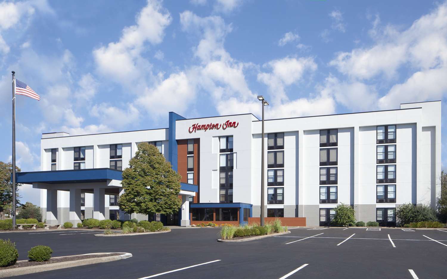 Hampton Inn Evansville 1
