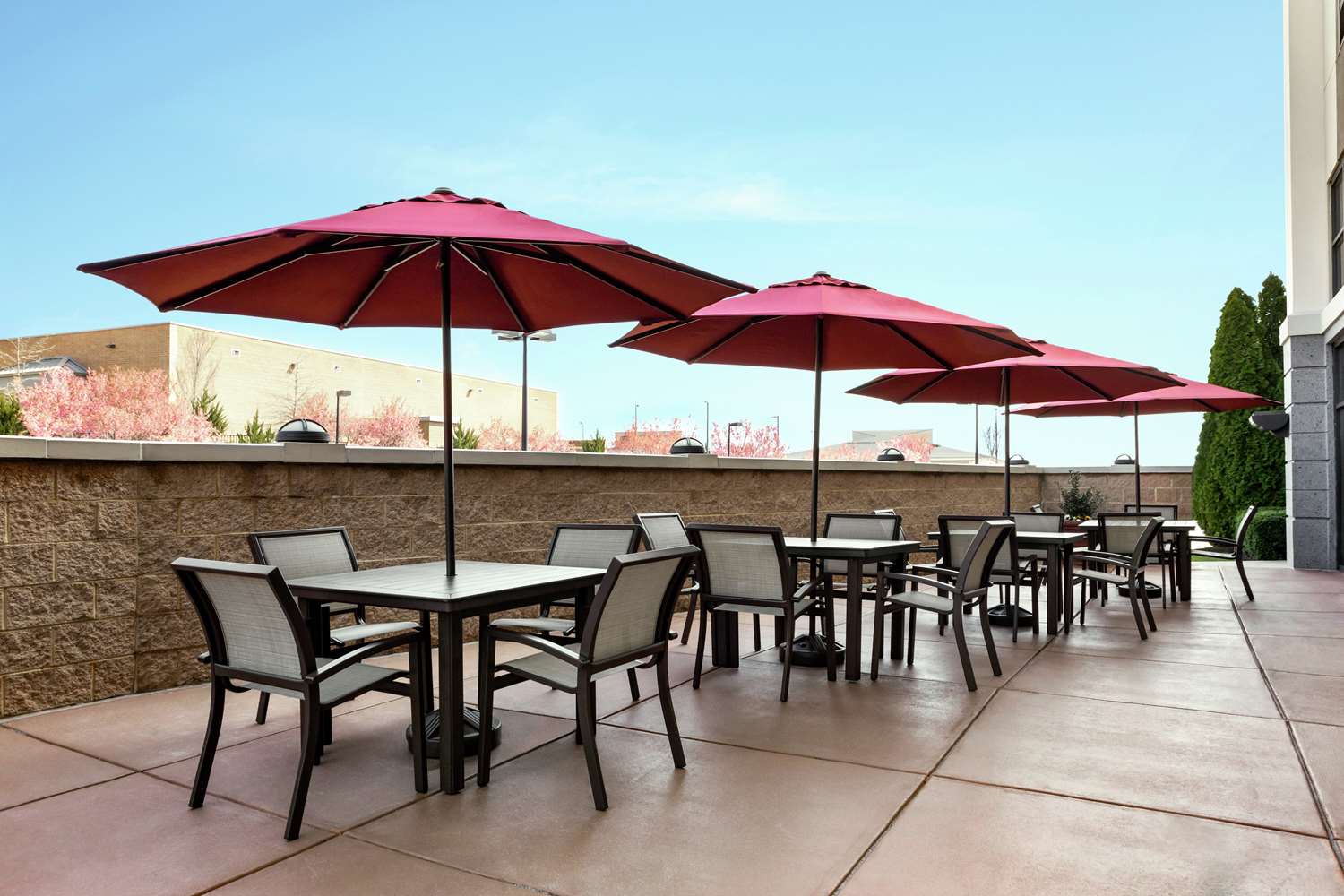 Hampton Inn & Suites Frederick-Fort Detrick 2