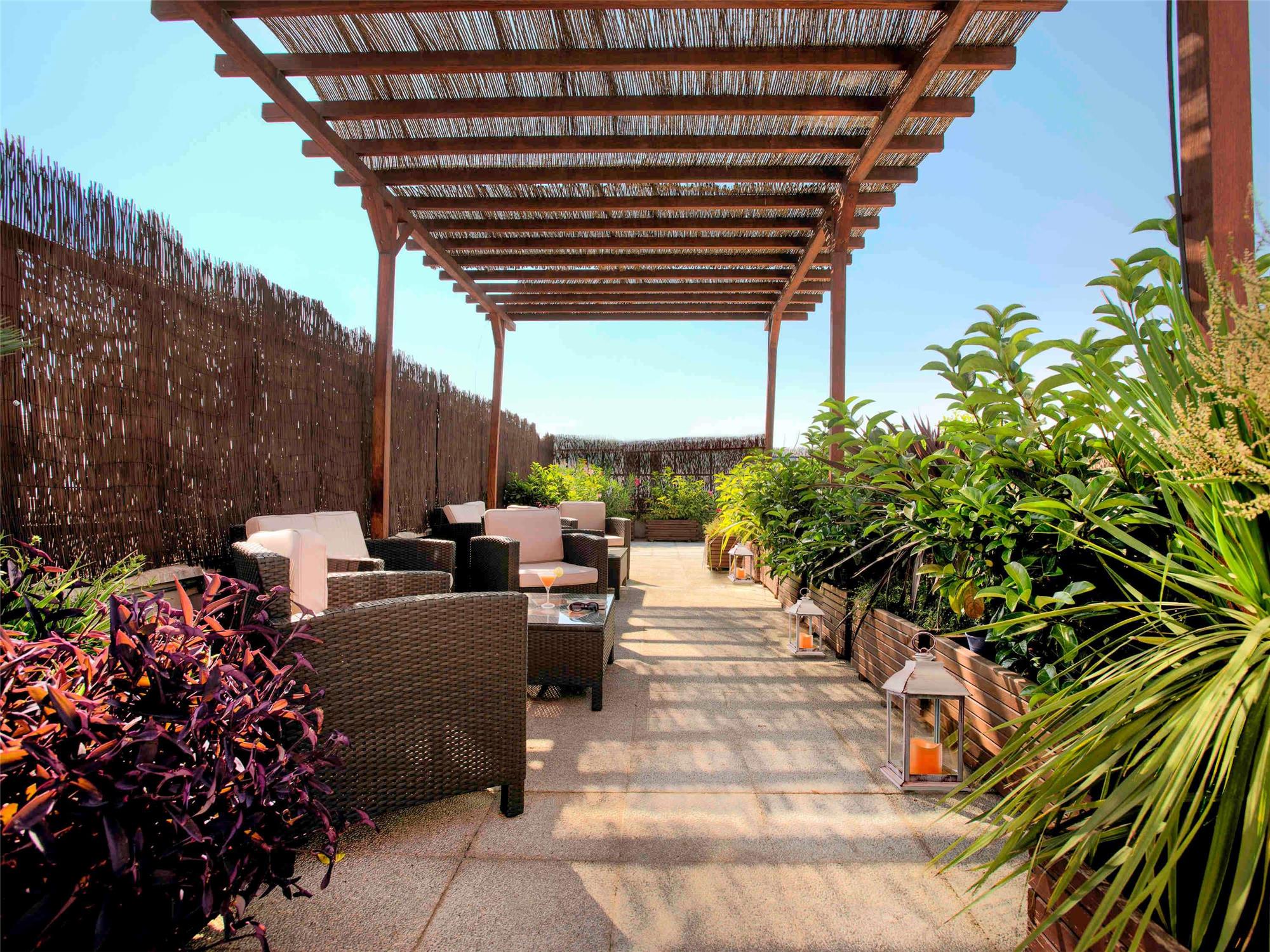 Ibis Granada 2