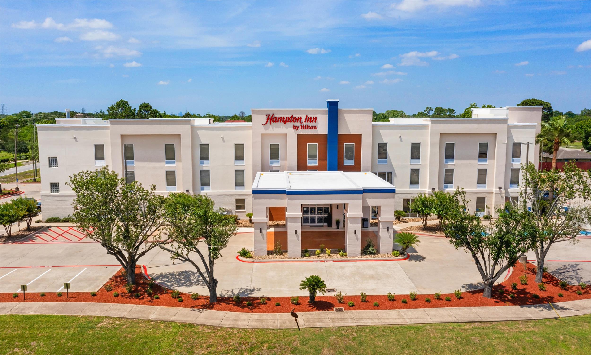 Hampton Inn Houston-Pearland 1