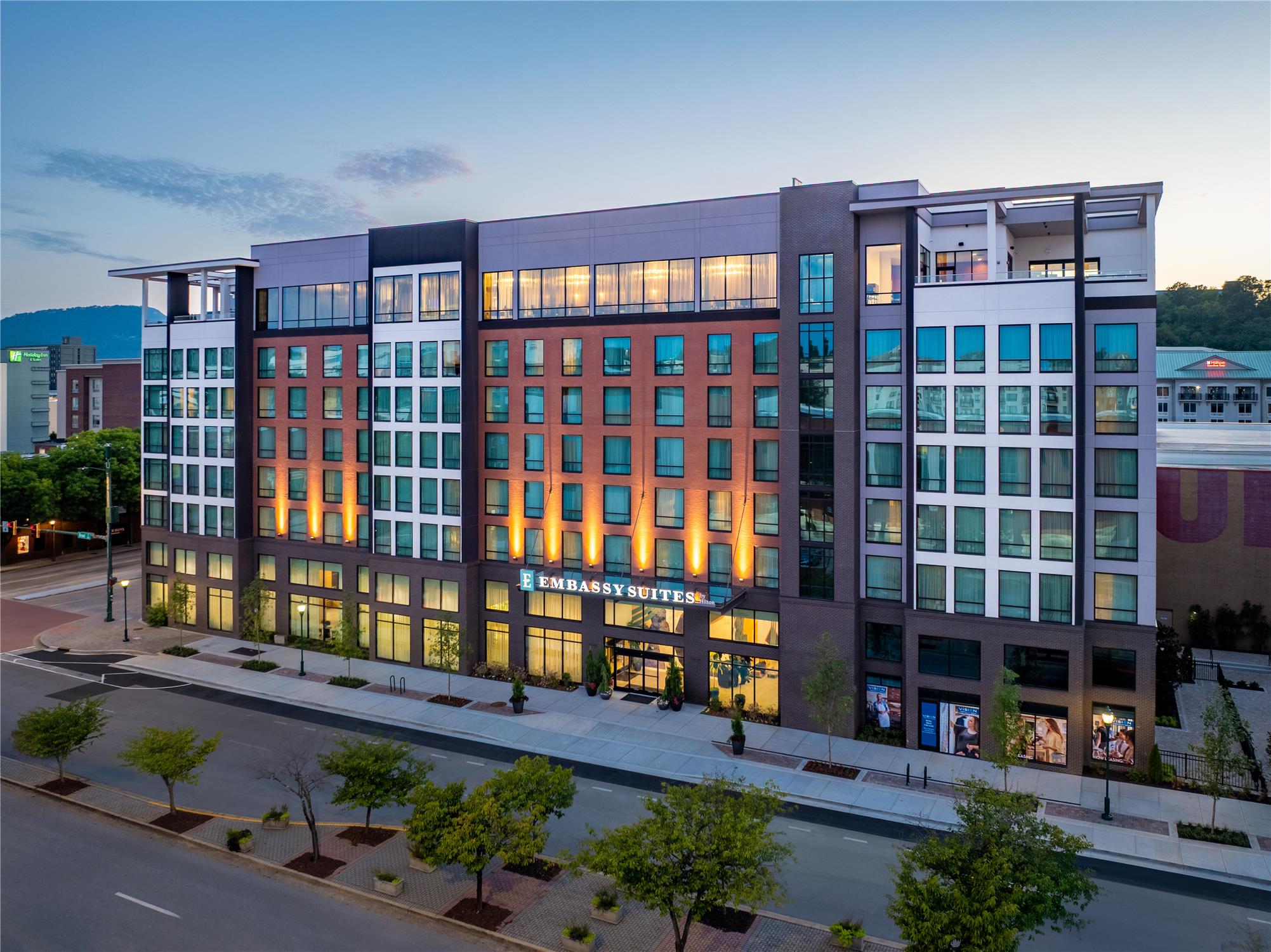 Embassy Suites By Hilton Chattanooga Downtown 1