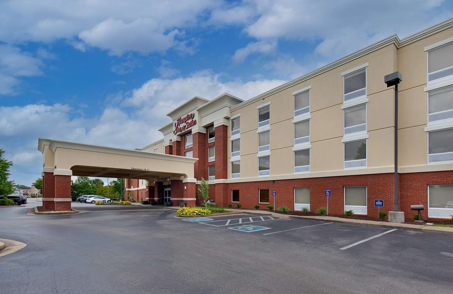 Hampton Inn & Suites Murfreesboro 2