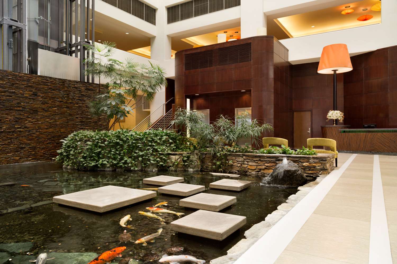 Embassy Suites by Hilton Los Angeles Glendale 2