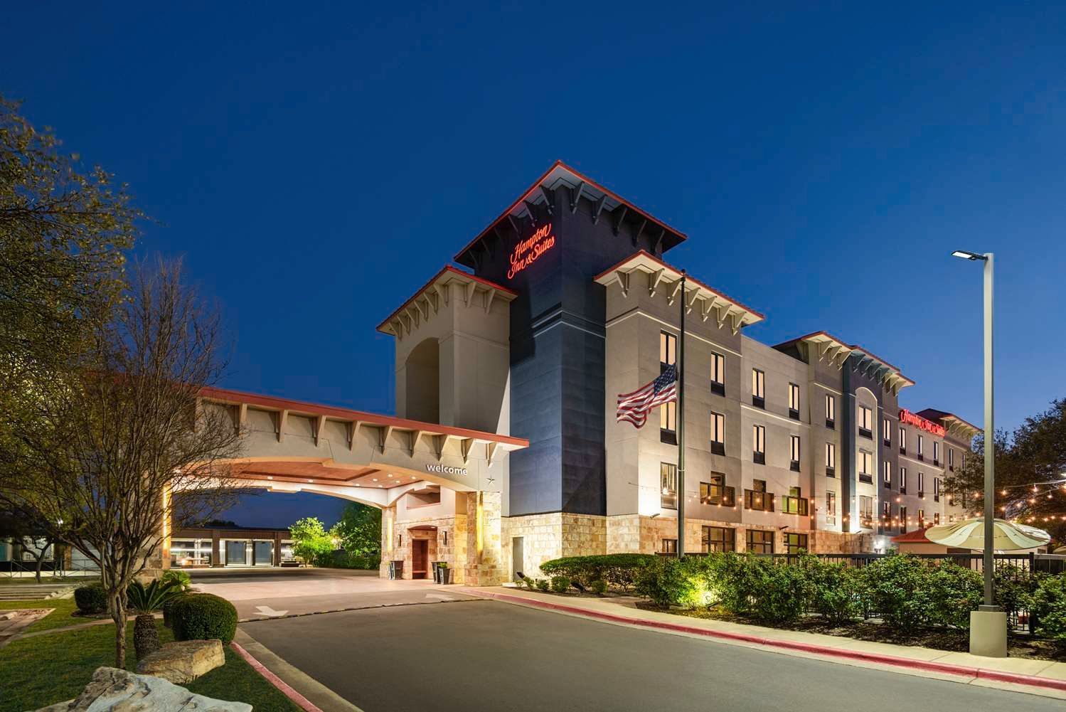 Hampton Inn & Suites San Marcos 2