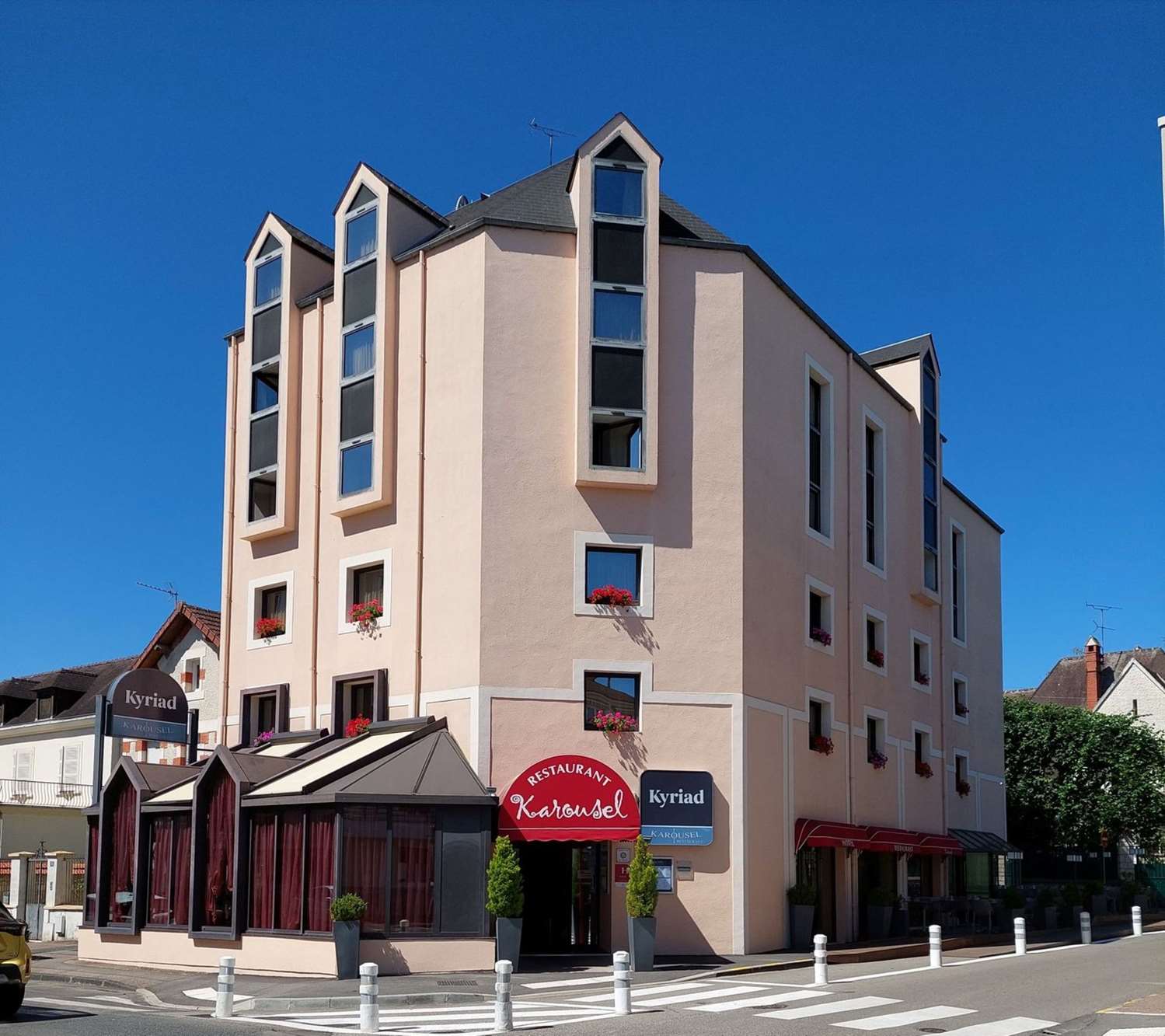 Kyriad Hotel Nevers Centre 1
