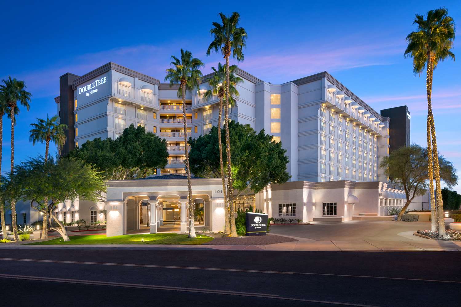 Doubletree by Hilton Phoenix Mesa 1
