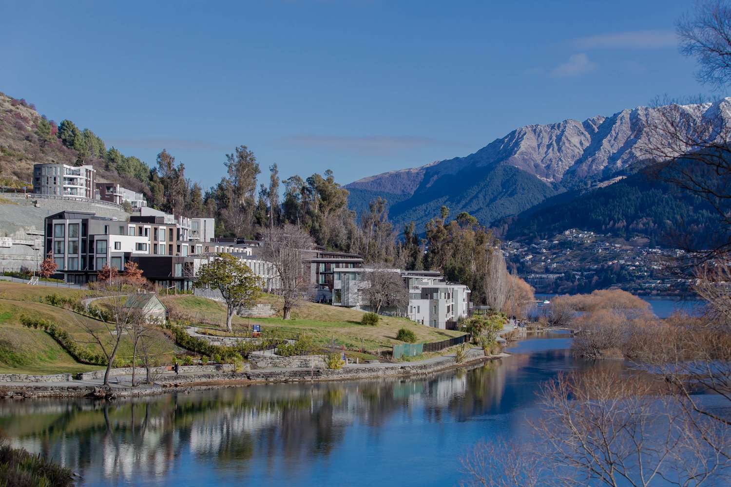 Hilton Queenstown Resort & Spa 2