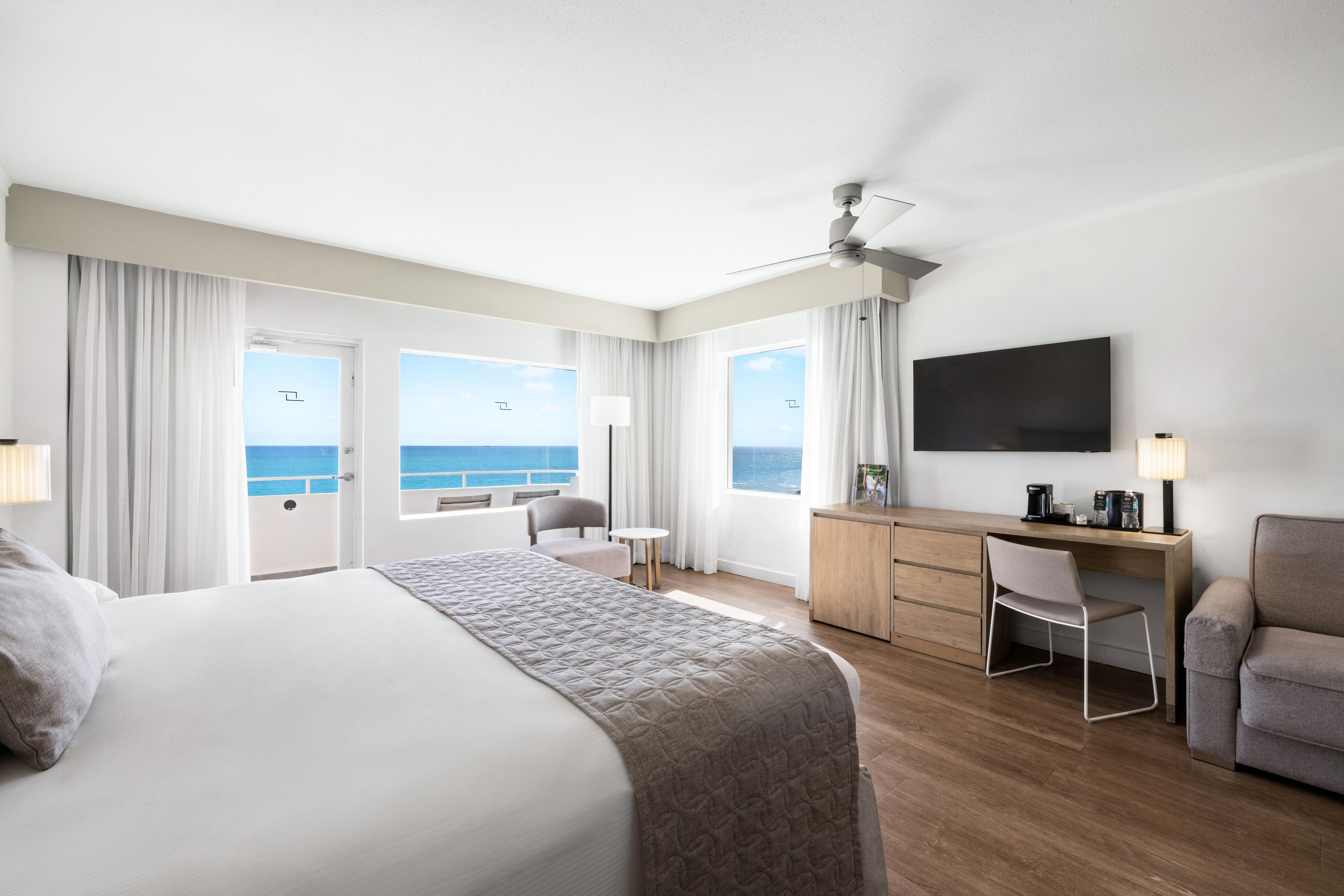 Deluxe Room with Partial Ocean View