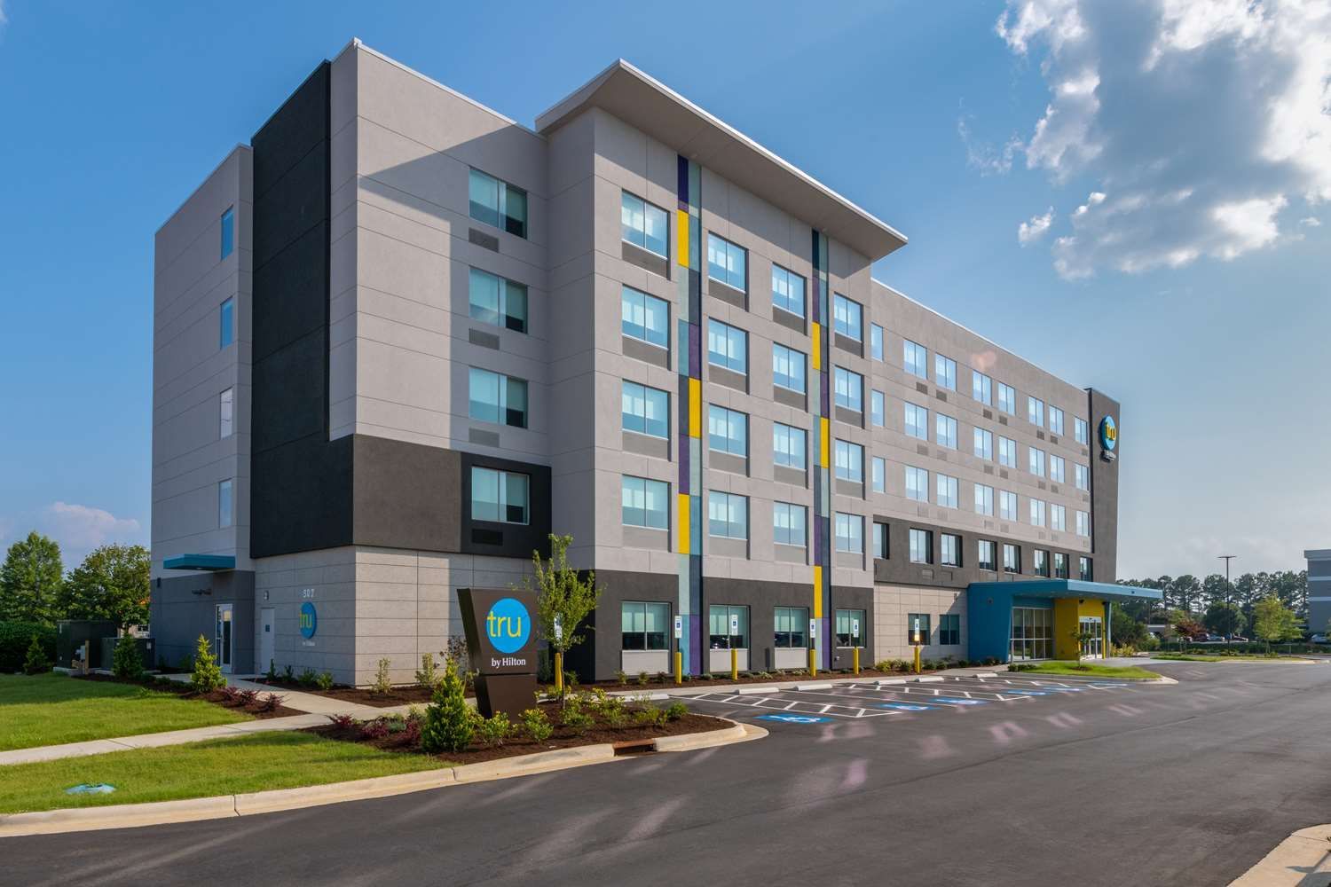 Tru By Hilton Fayetteville Fort Bragg 1