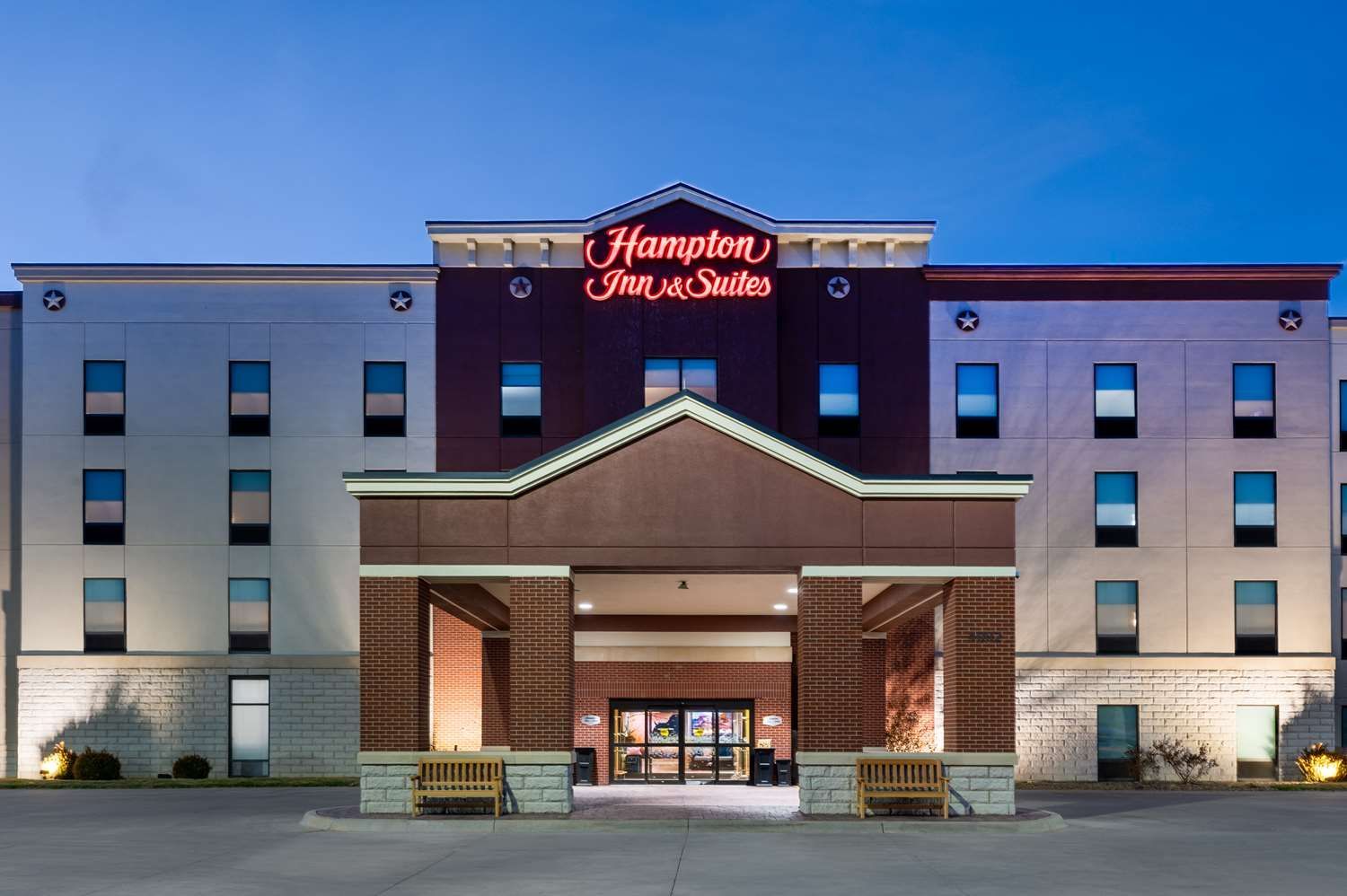 Hampton Inn & Suites Dodge City 2